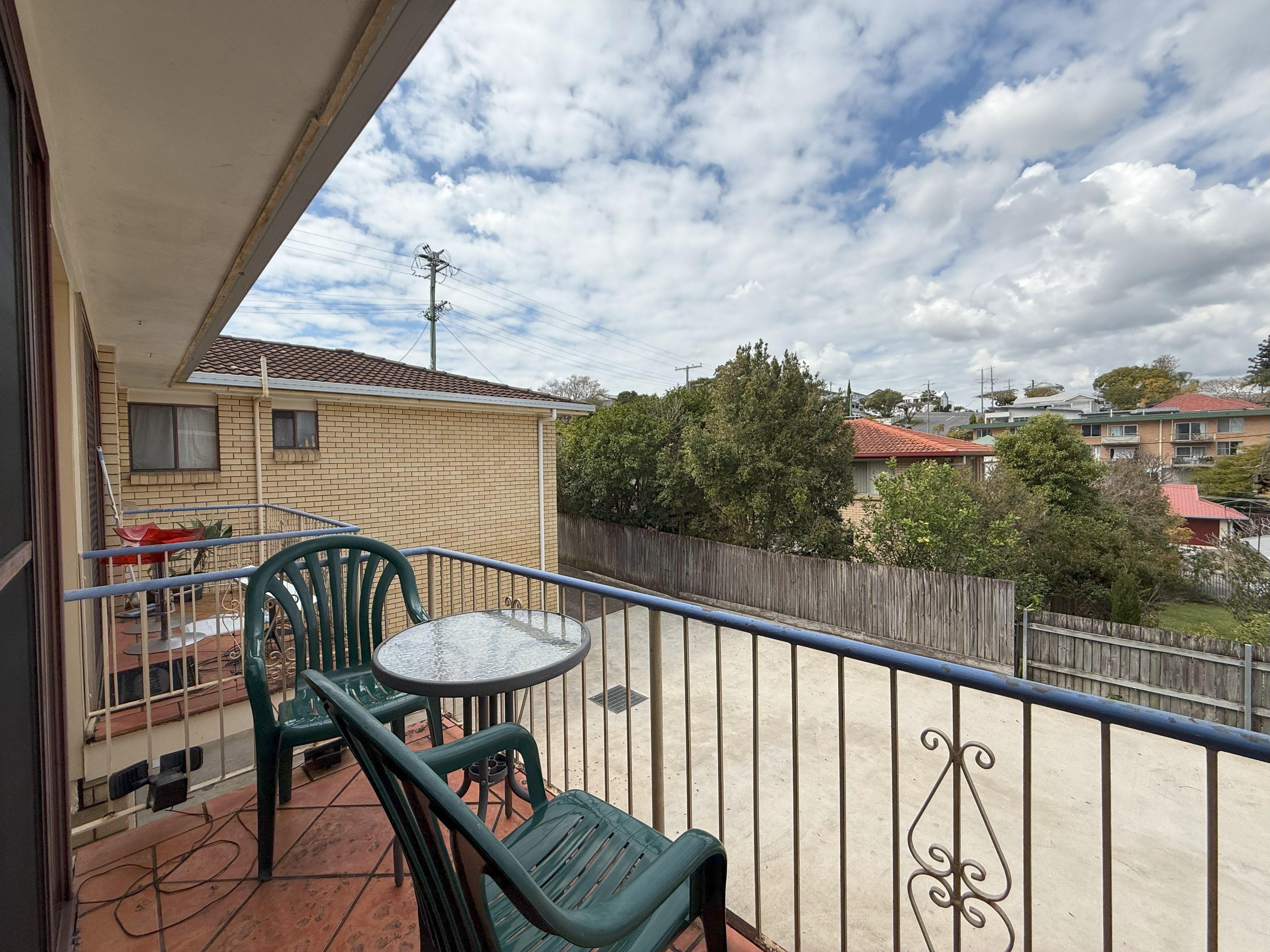 Fully furnished, air conditioned - all utilities and internet included in weekly rent