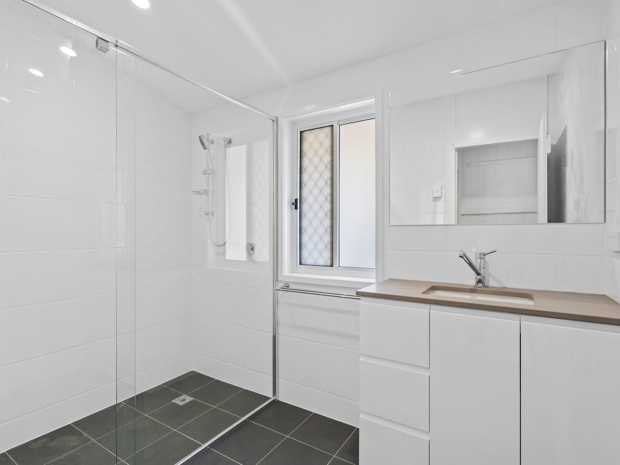 Charming Fully Renovated Queenslander - 3 Bedrooms