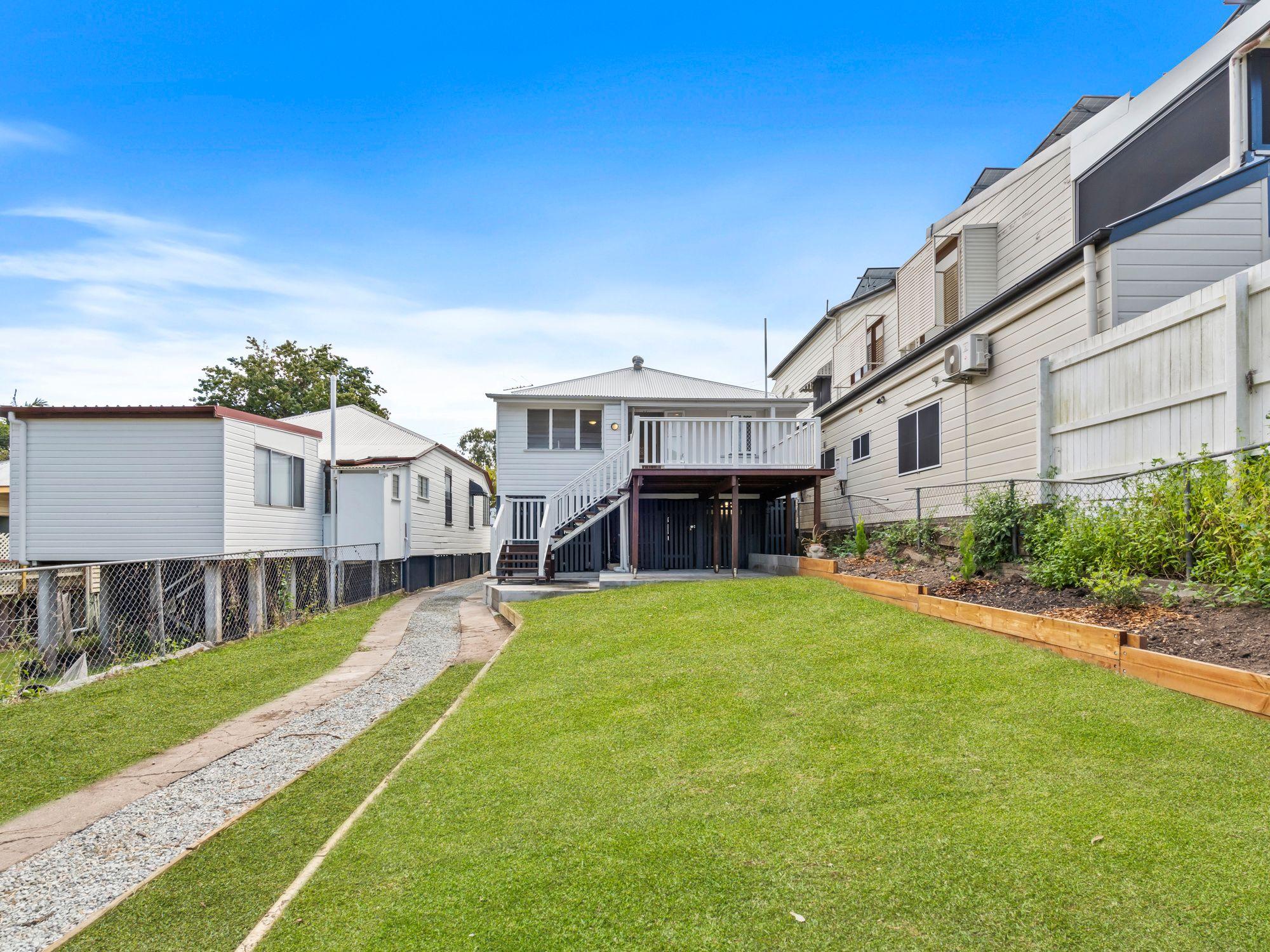 Charming Fully Renovated Queenslander - 3 Bedrooms