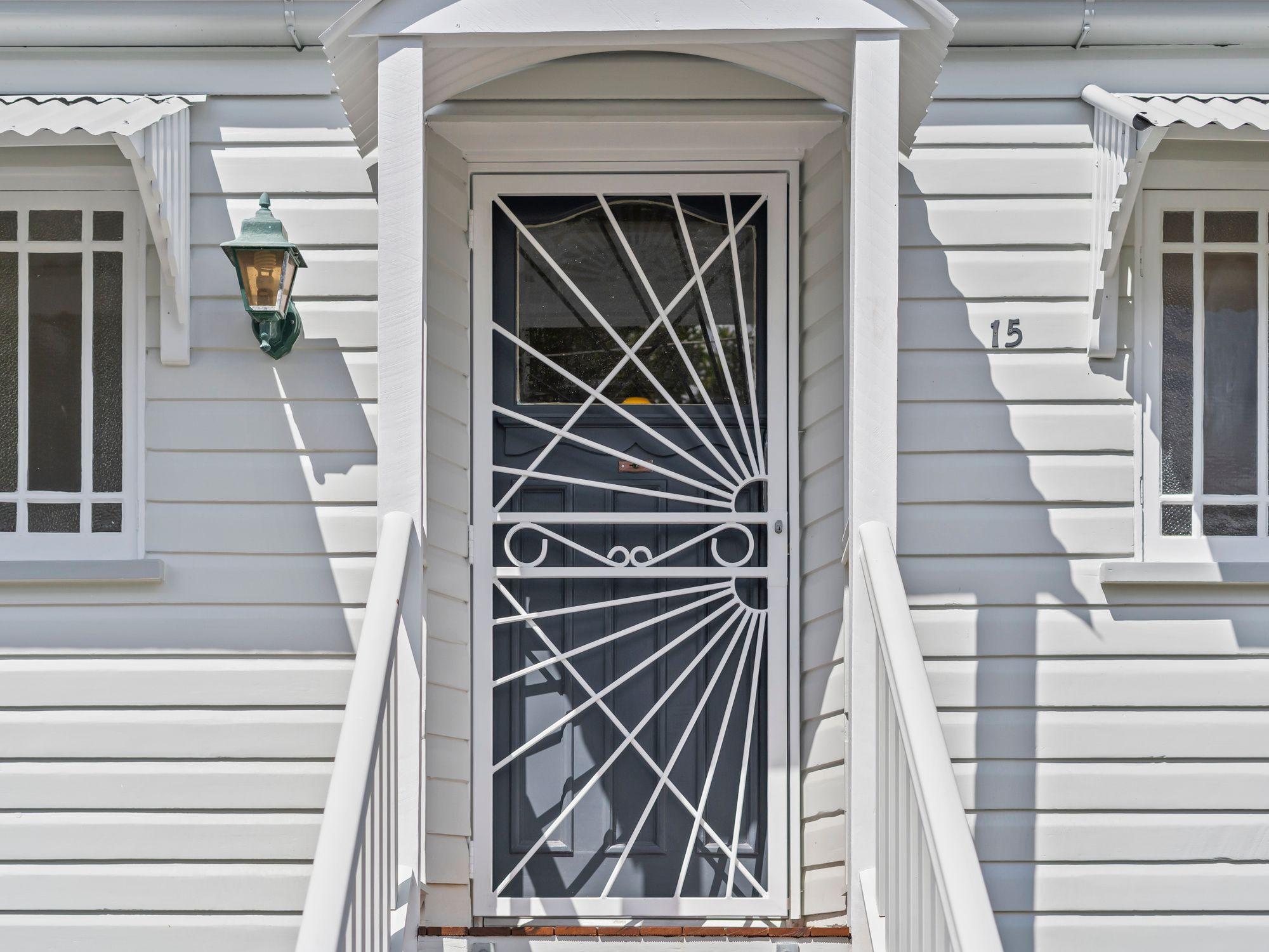 Charming Fully Renovated Queenslander - 3 Bedrooms