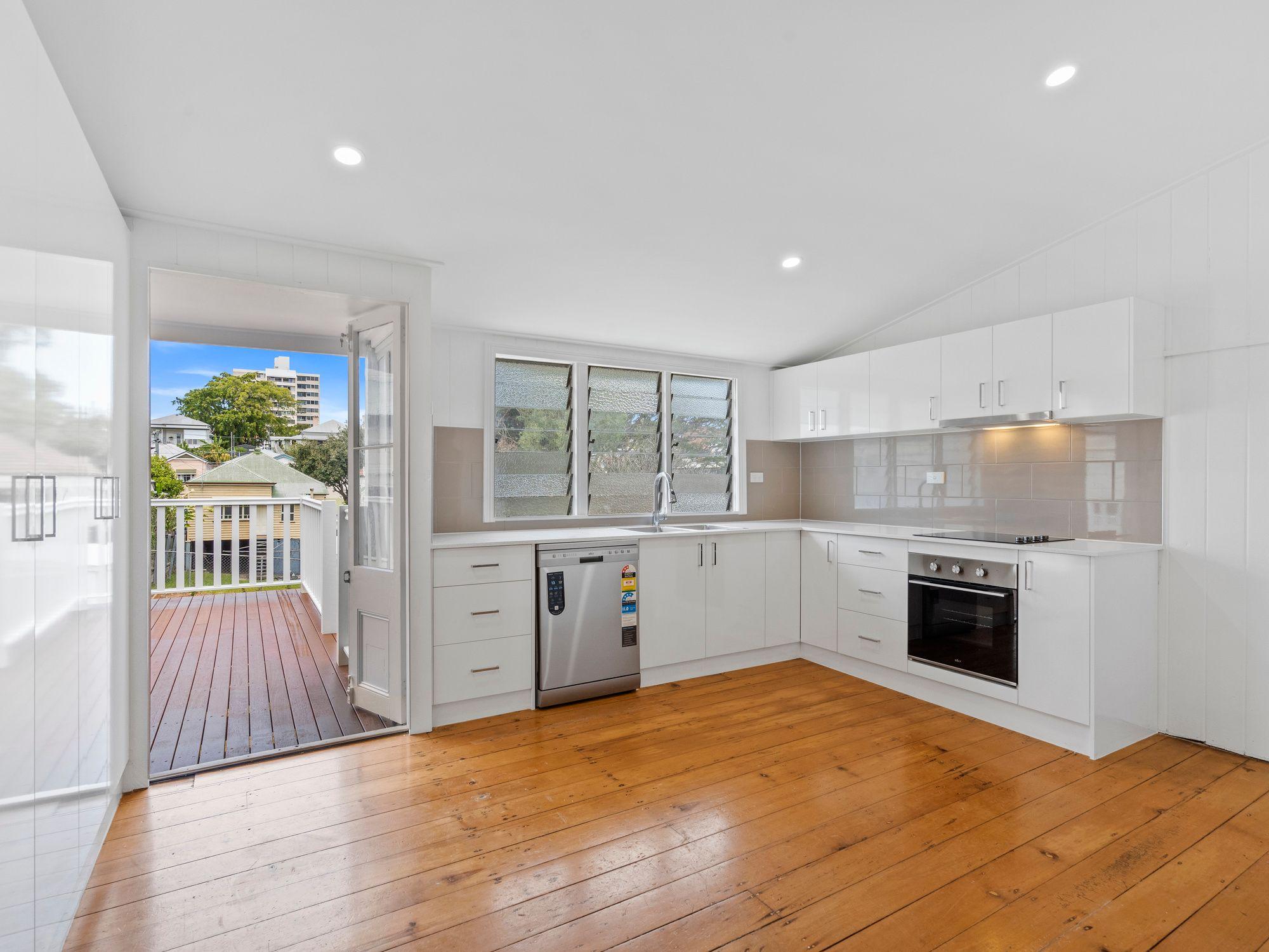 Charming Fully Renovated Queenslander - 3 Bedrooms