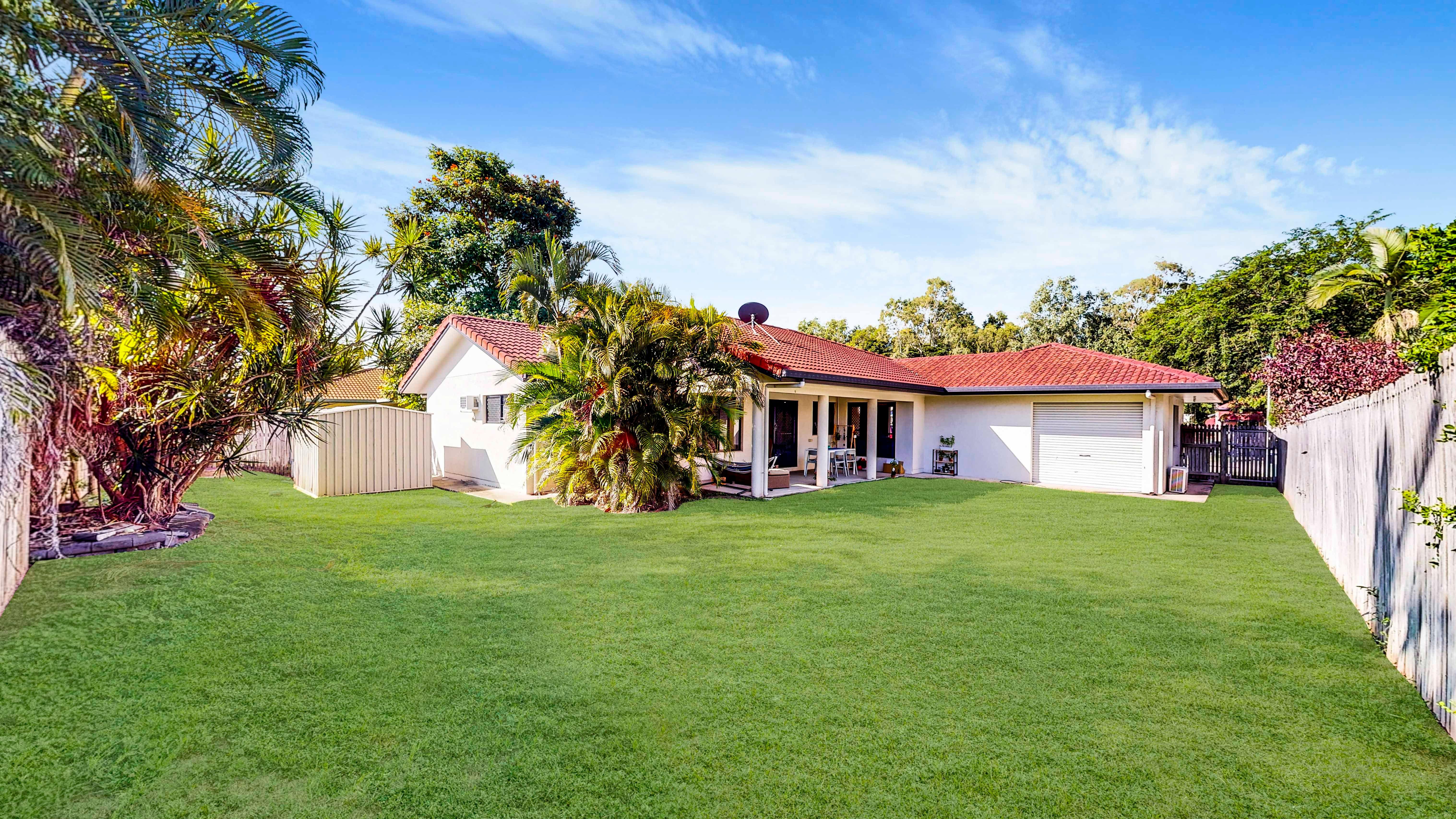 $220 Share House Room Available