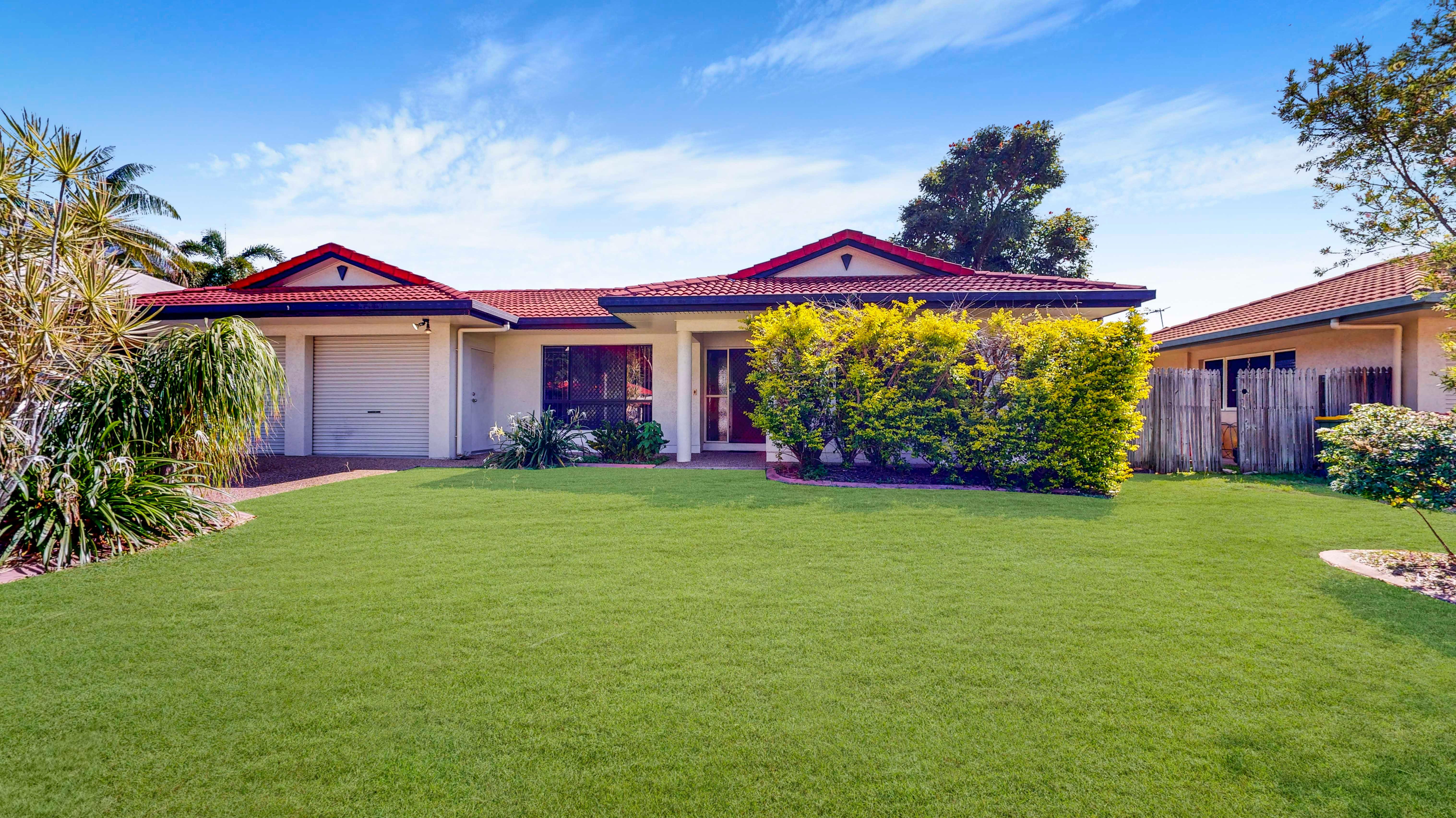 $220 Share House Room Available