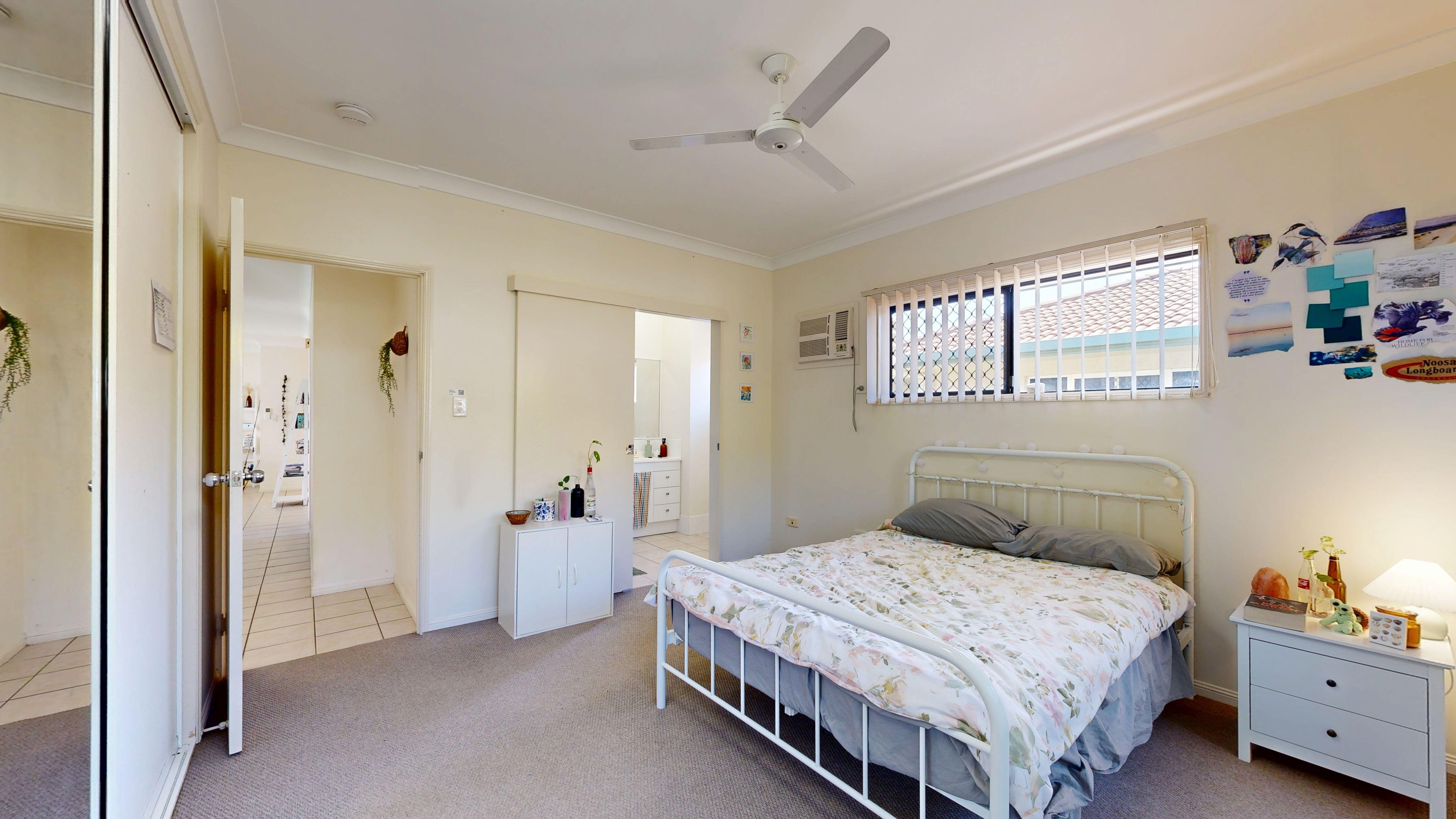 $220 Share House Room Available