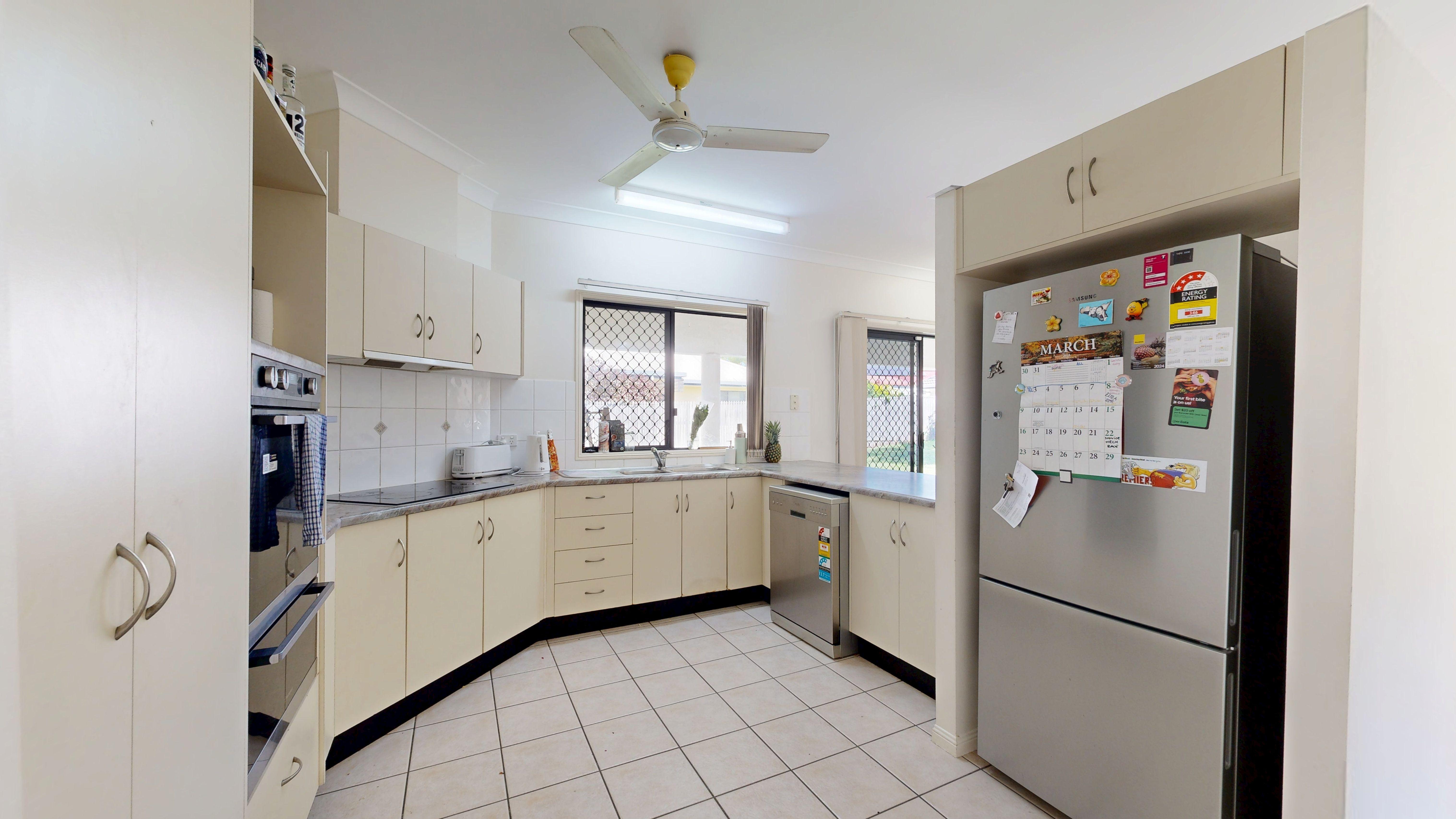 $220 Share House Room Available