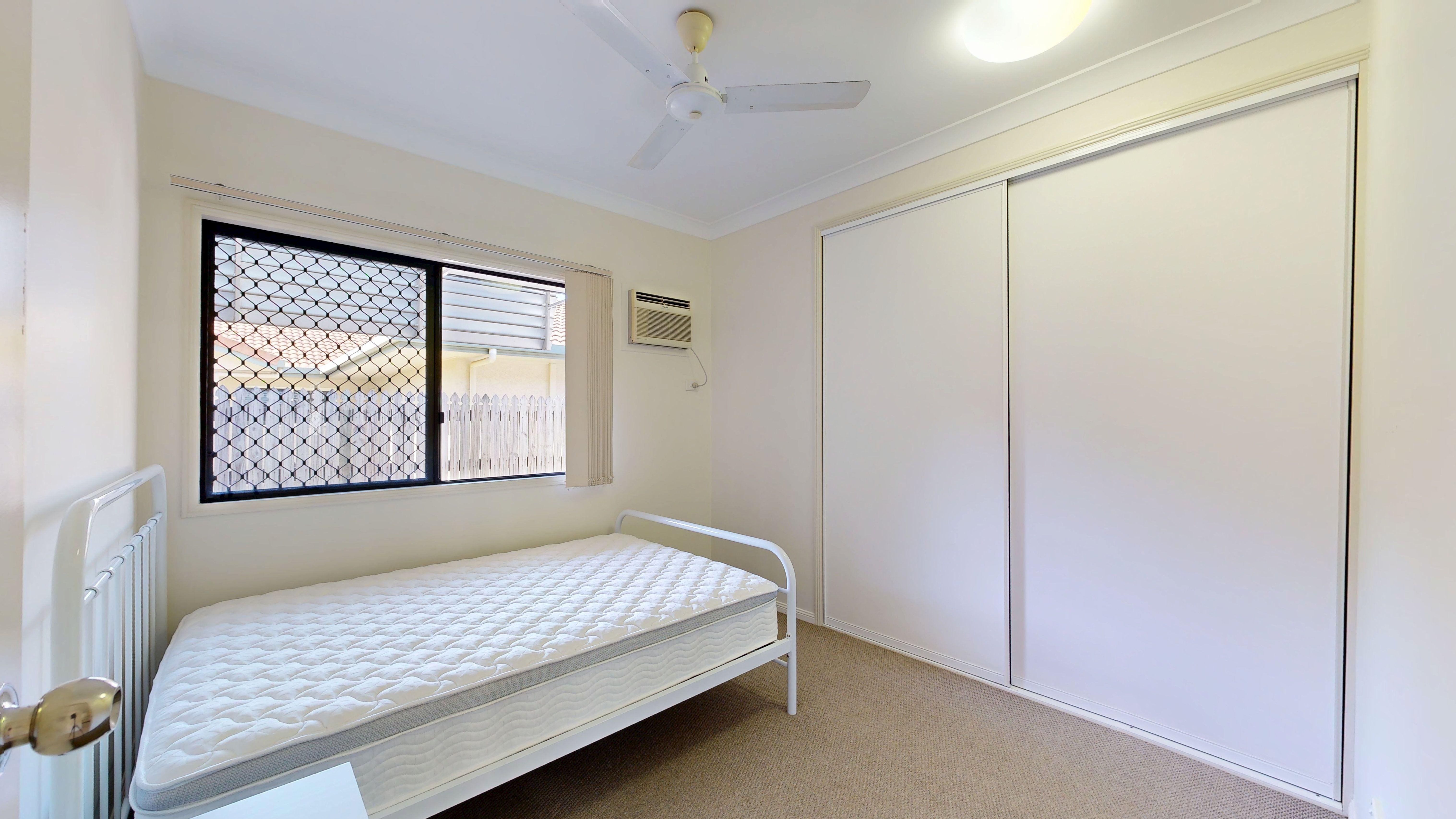 $220 Share House Room Available