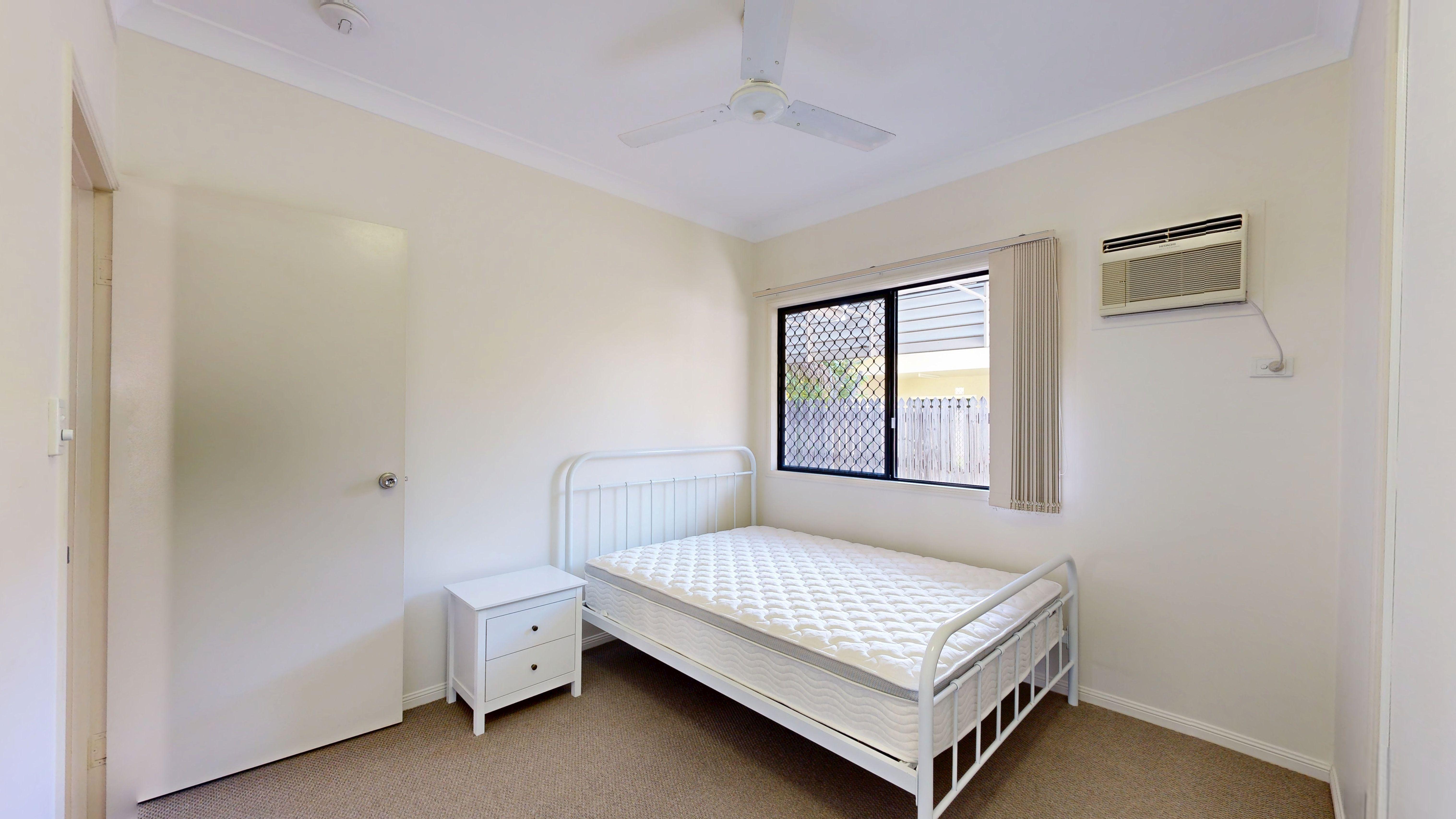 $220 Share House Room Available