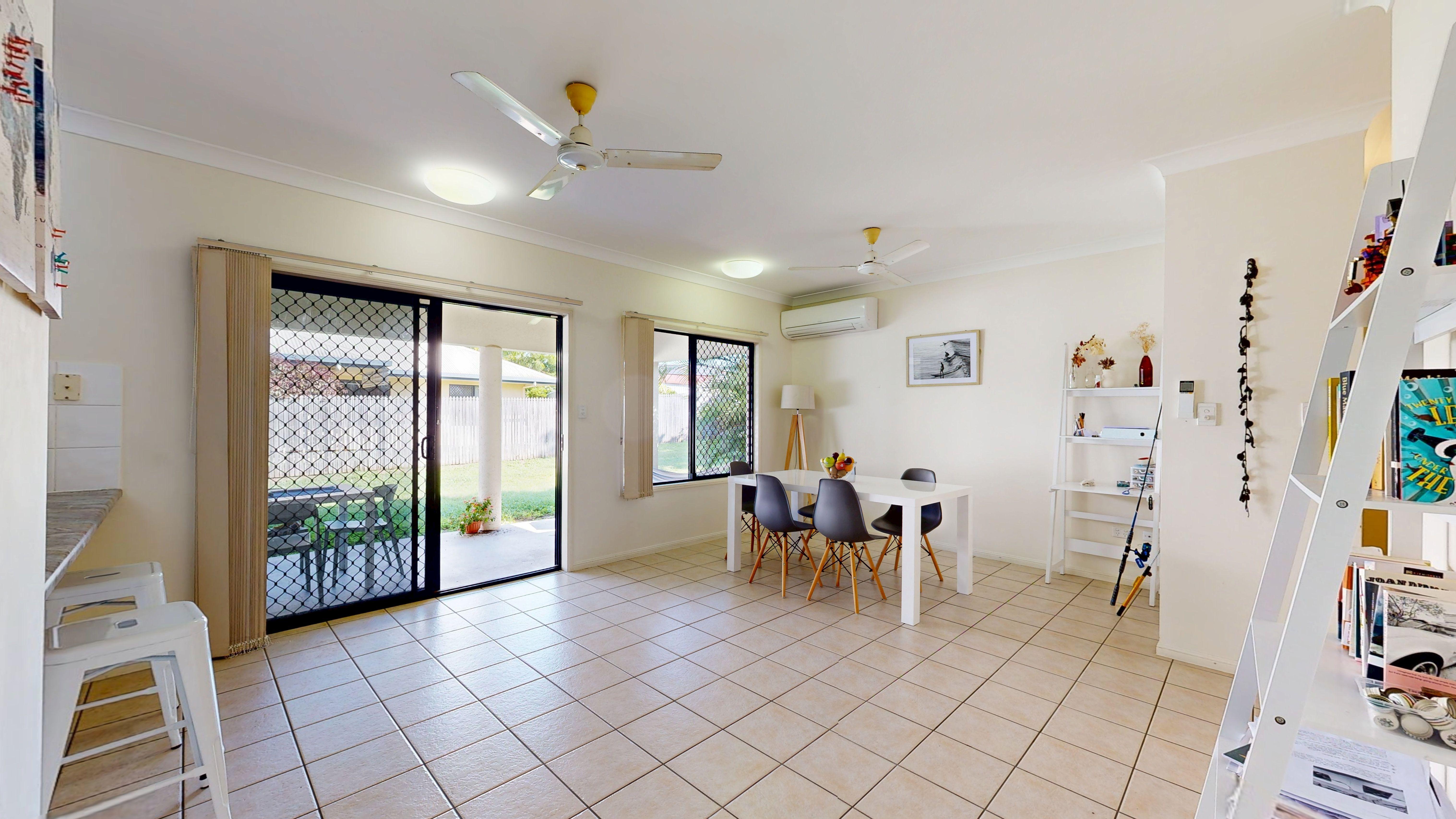 $220 Share House Room Available