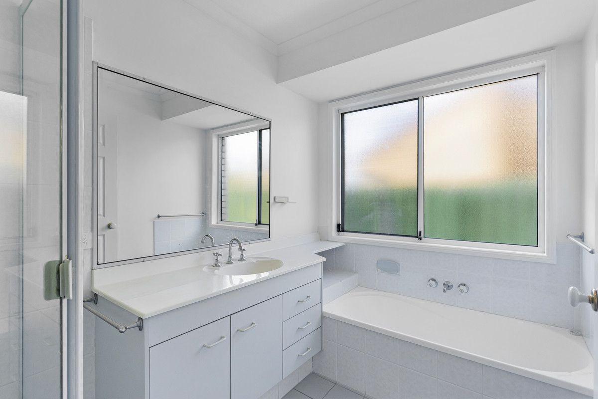 21 Placid Court, Varsity Lakes, QLD 4227 - House for Rent - harcourts.net