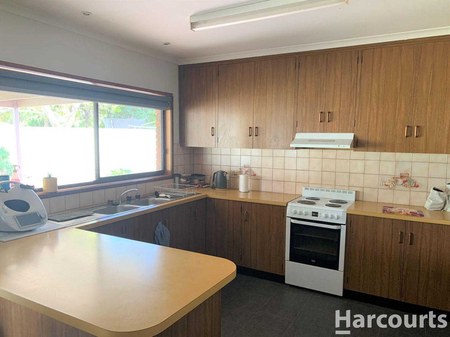 16 Windsor Crescent, HORSHAM, VIC 3400 - House for Rent - harcourts.net