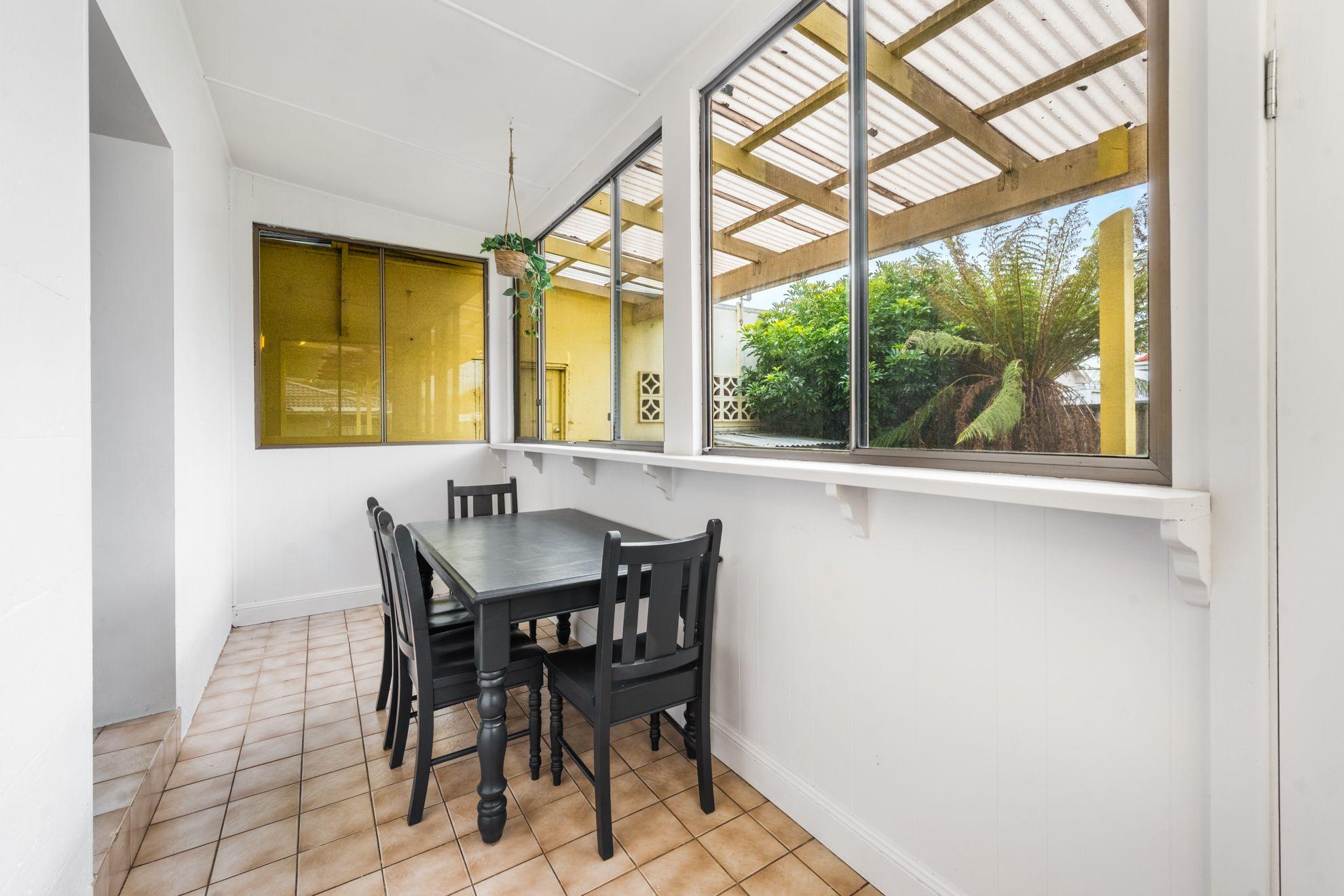 Effortless Living: Furnished & Ready Now!