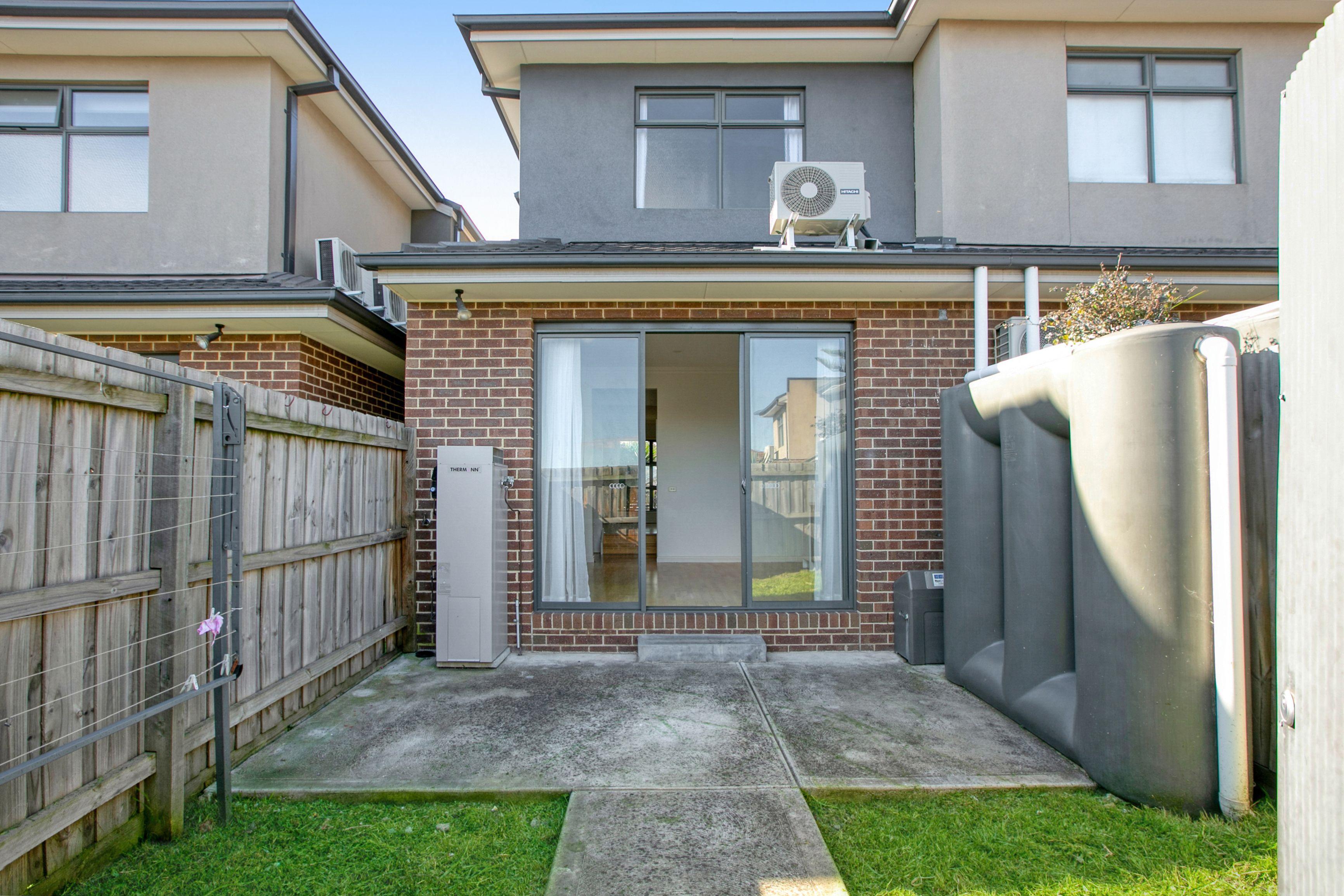 Spacious Light filled Townhouse in Terrific Location!