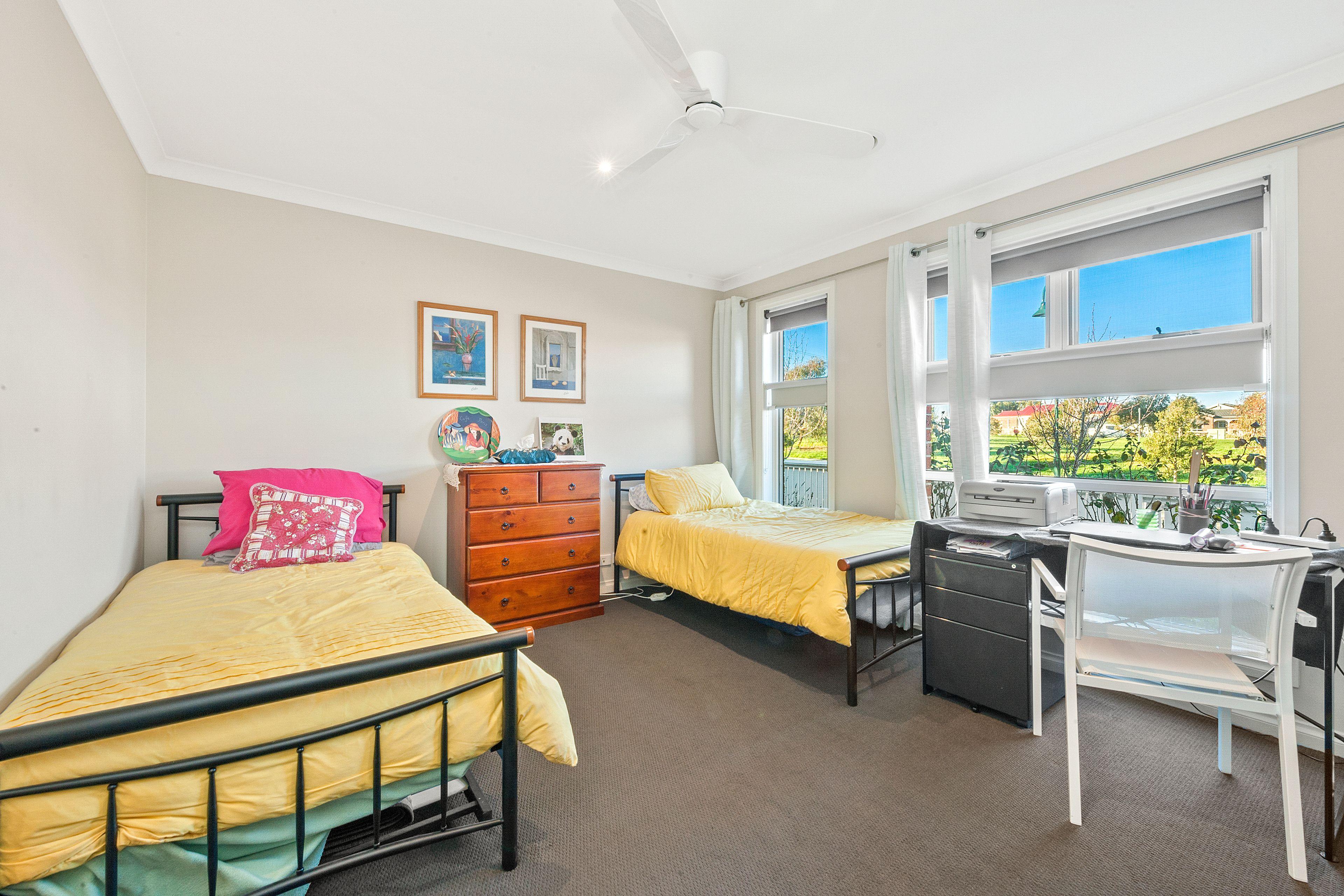 Spacious 3-Bedroom Home with Parkland Outlook