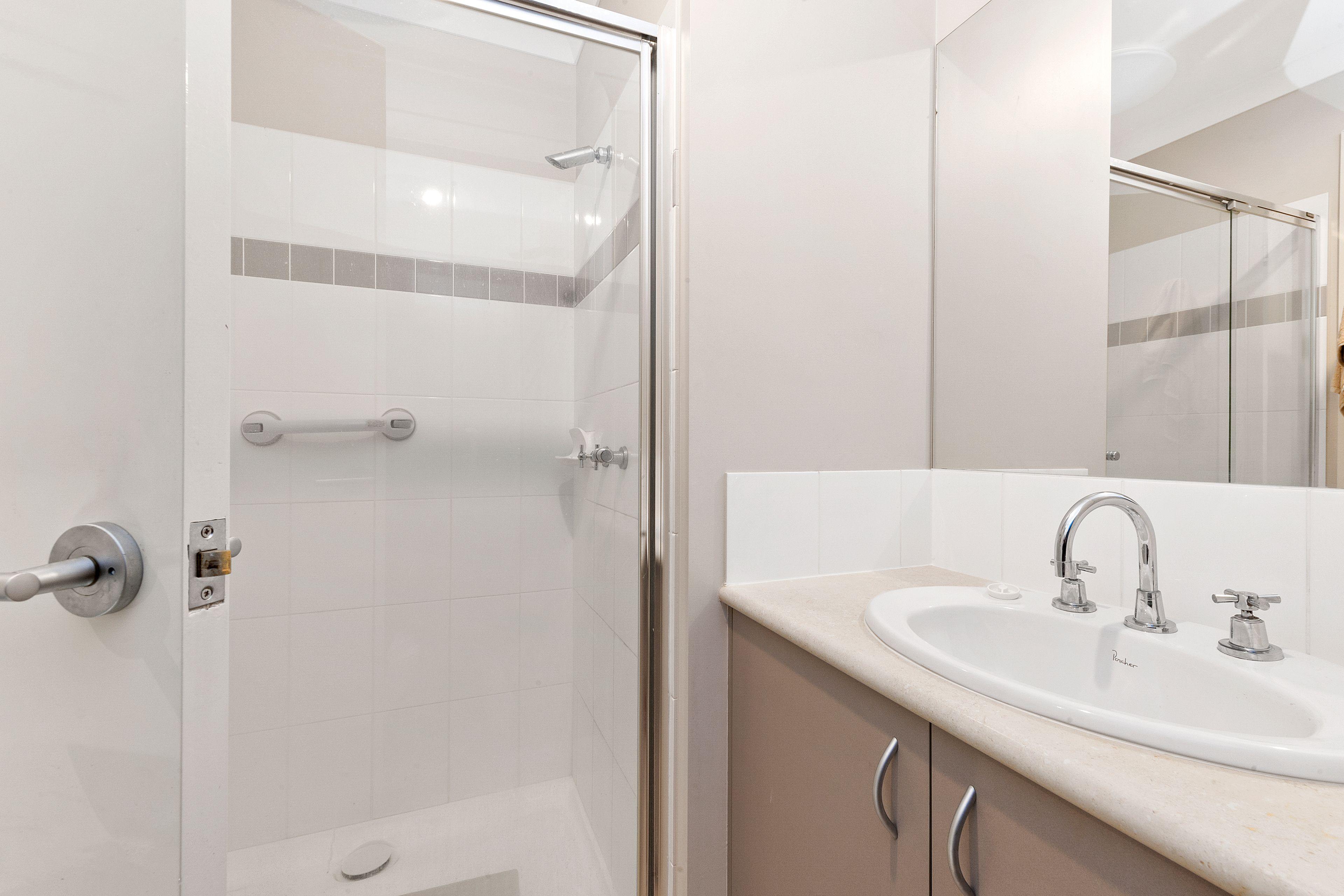 Spacious 3-Bedroom Home with Parkland Outlook