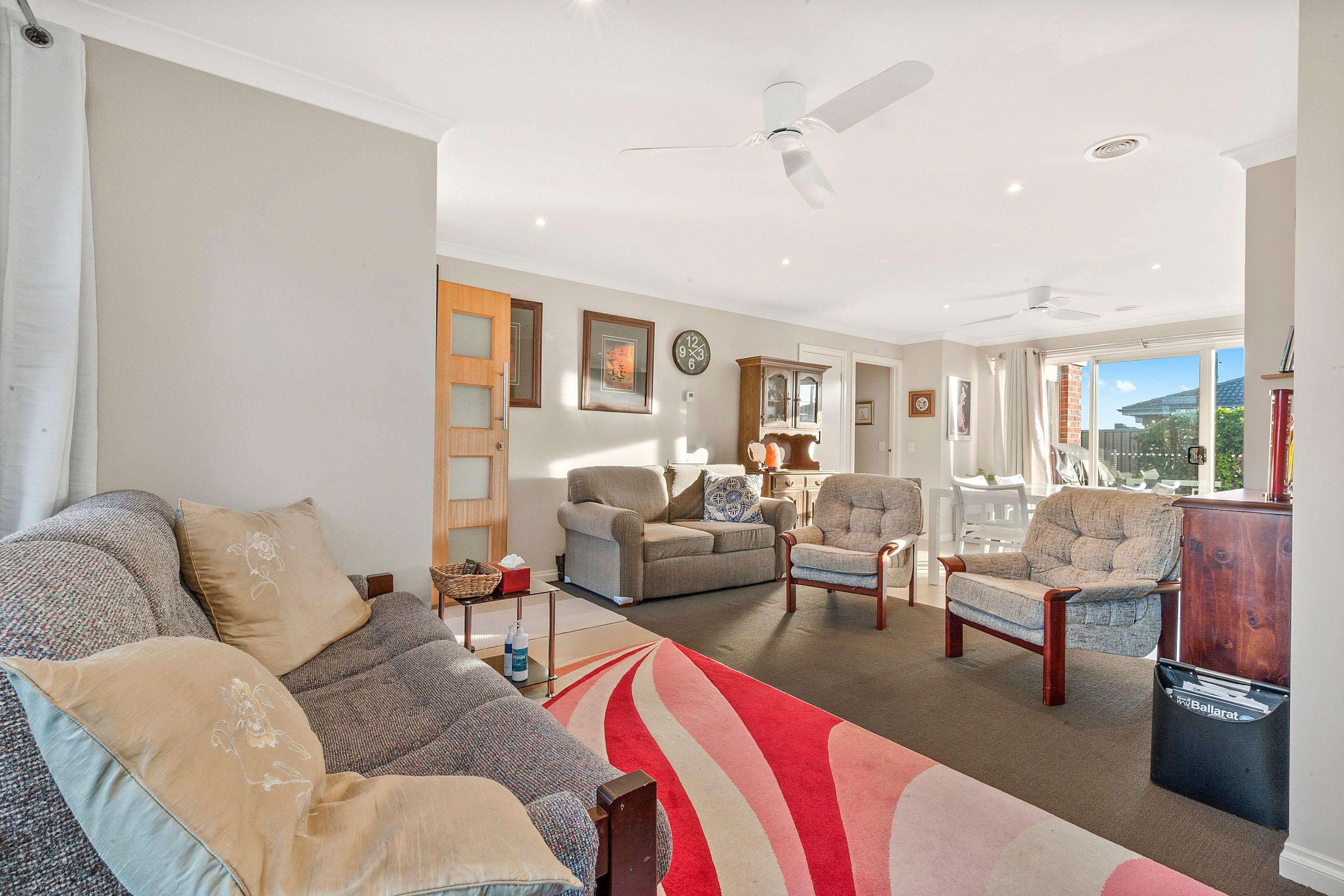 Spacious 3-Bedroom Home with Parkland Outlook