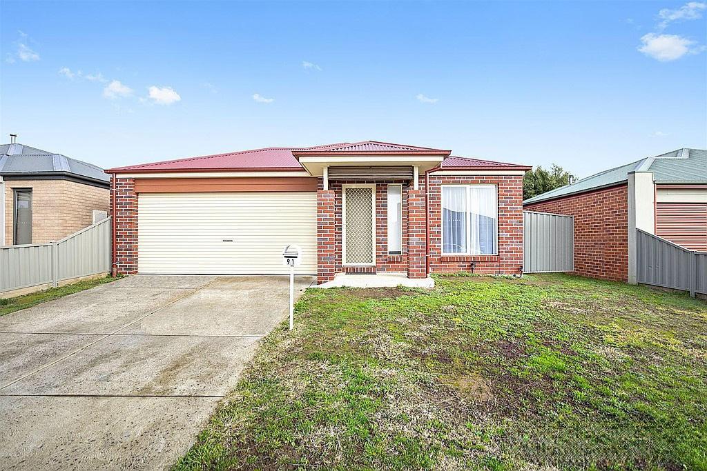 Prop-GPT: House: VIC Wendouree, VIC 3355 Home For Rent