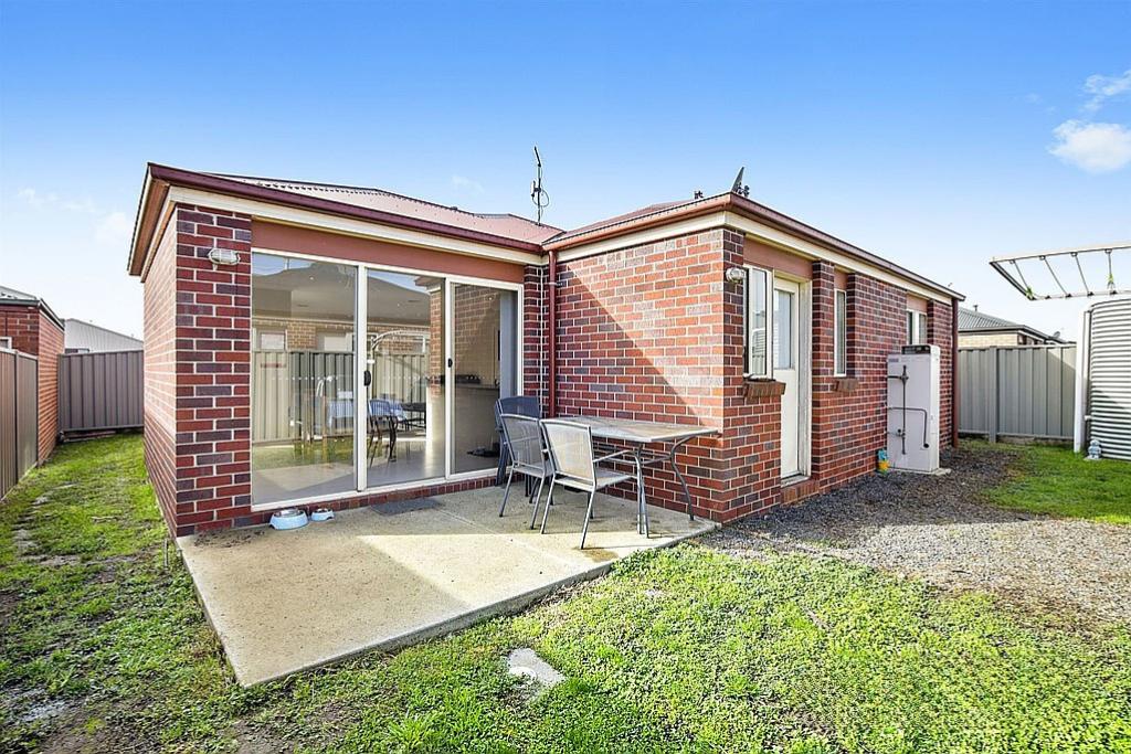 Spacious 3-Bedroom Home in Prime Wendouree Location