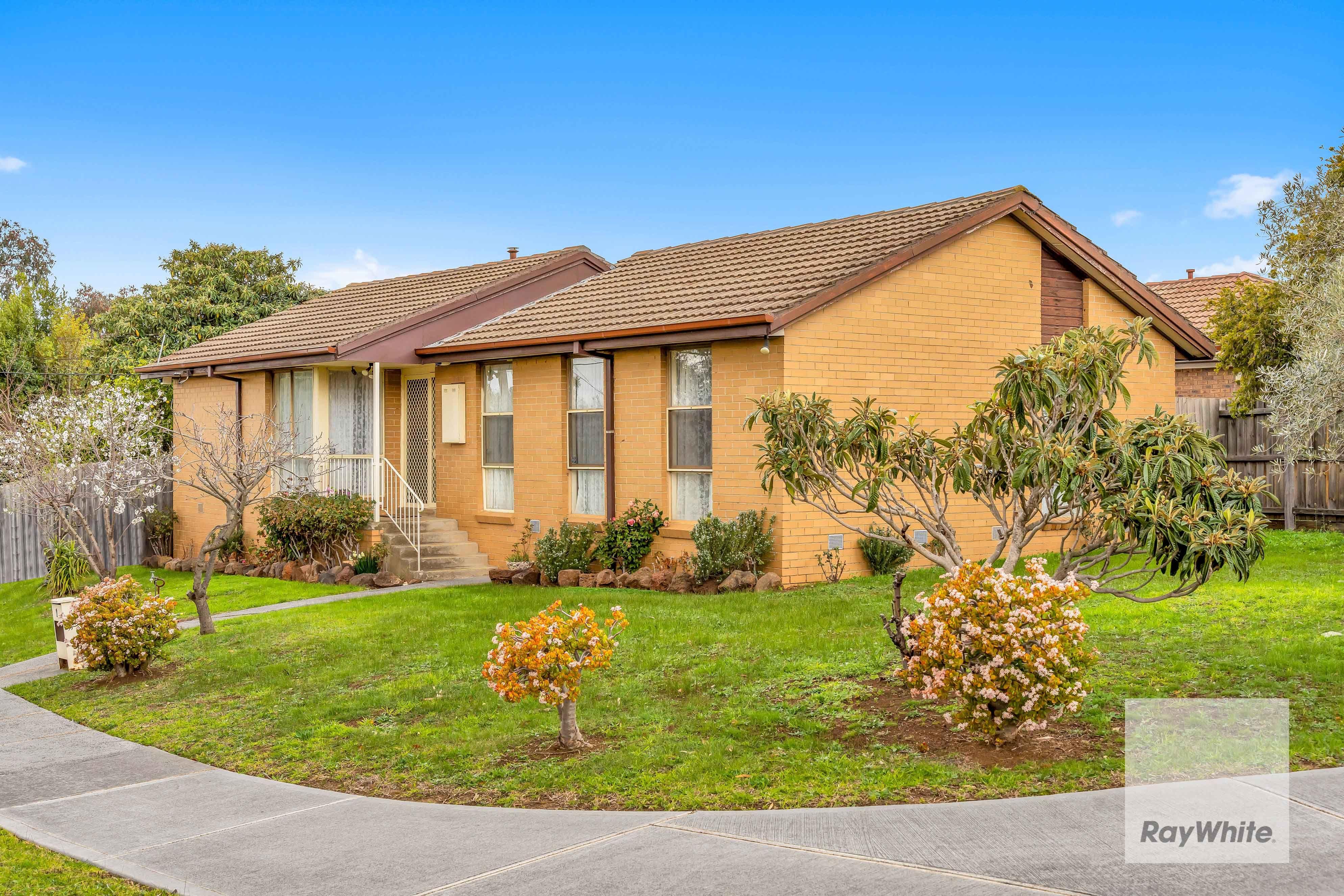 Prop-GPT: House: VIC Gladstone Park, VIC 3043 Home For Rent