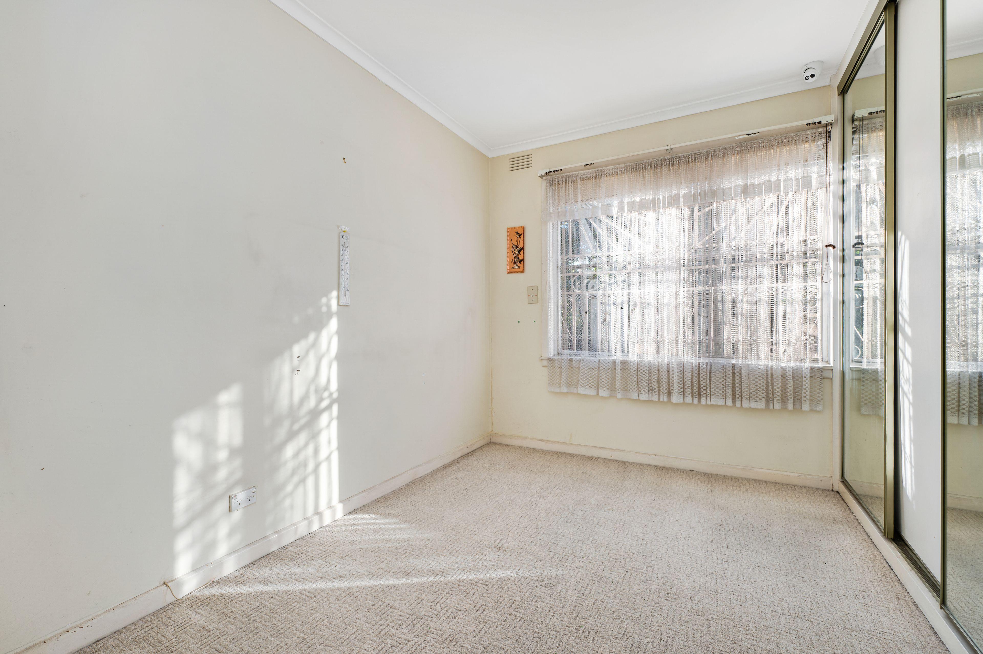 Spacious Family Home in a Prime Corner Position