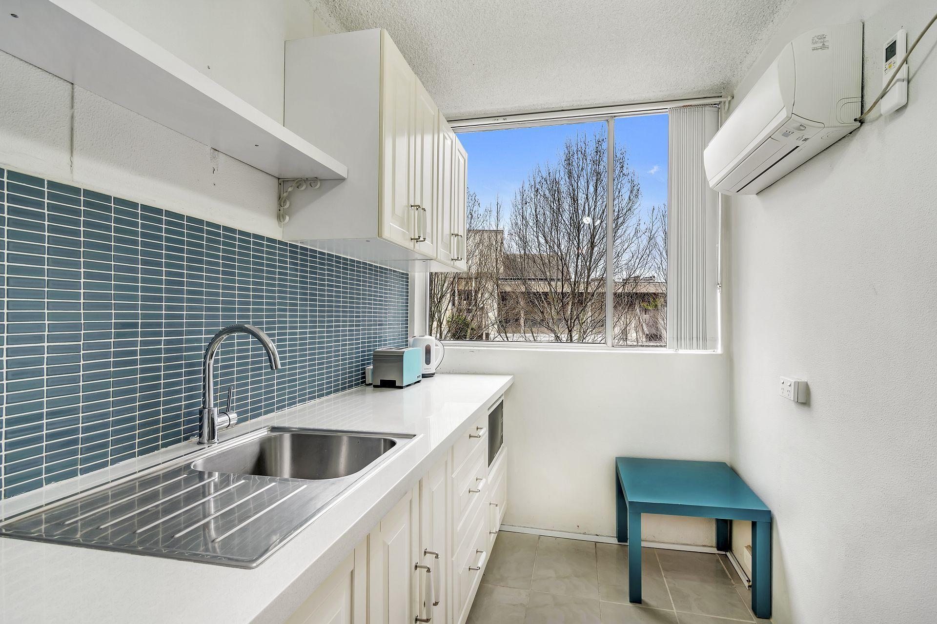 Modern Studio Apartment in Central Location