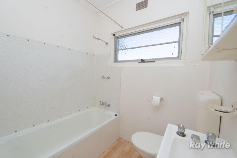 2 Bedroom Townhouse in Central Location Close to Schools