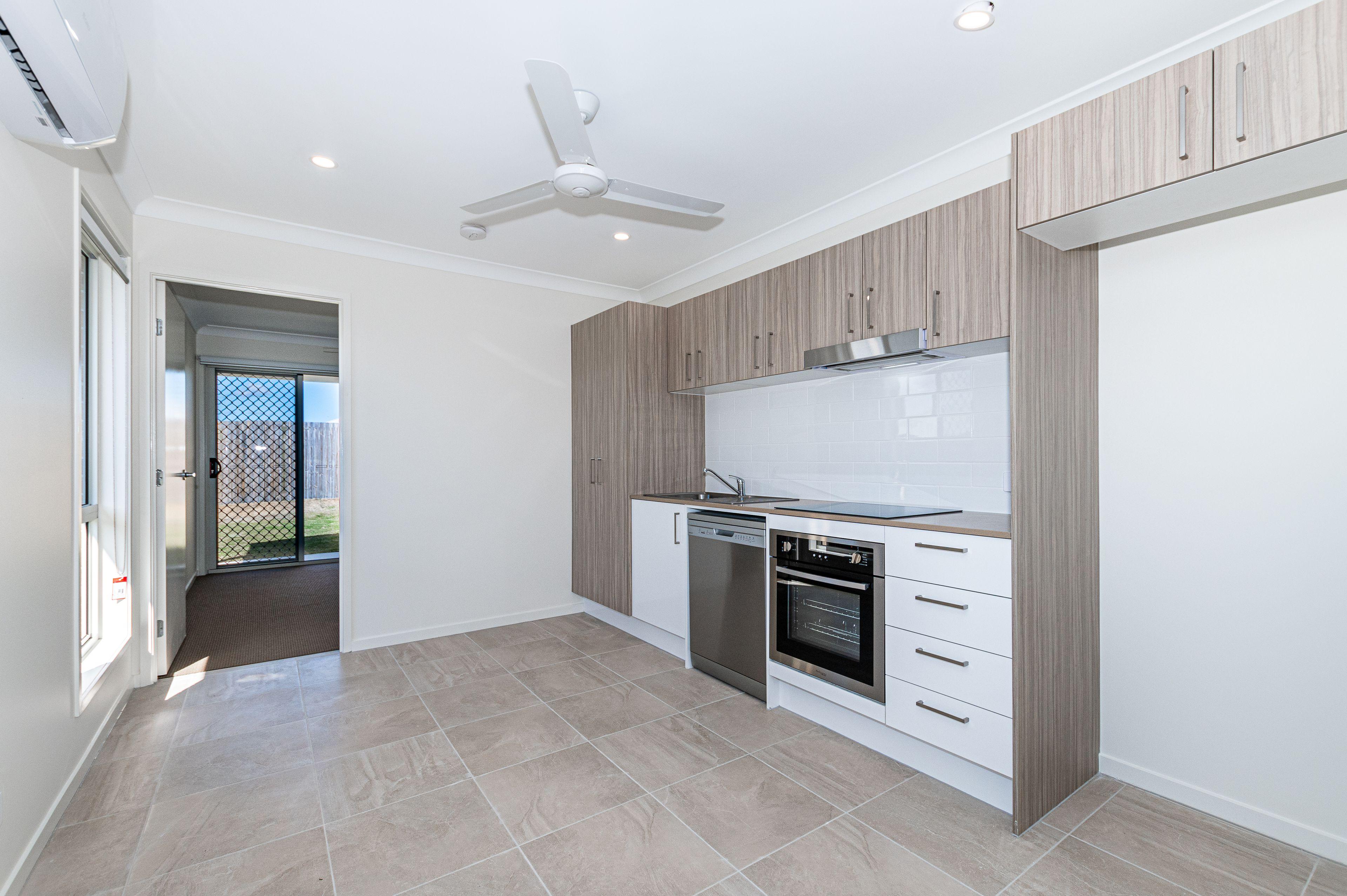 Modern 2 Bedroom Duplex in Park Ridge