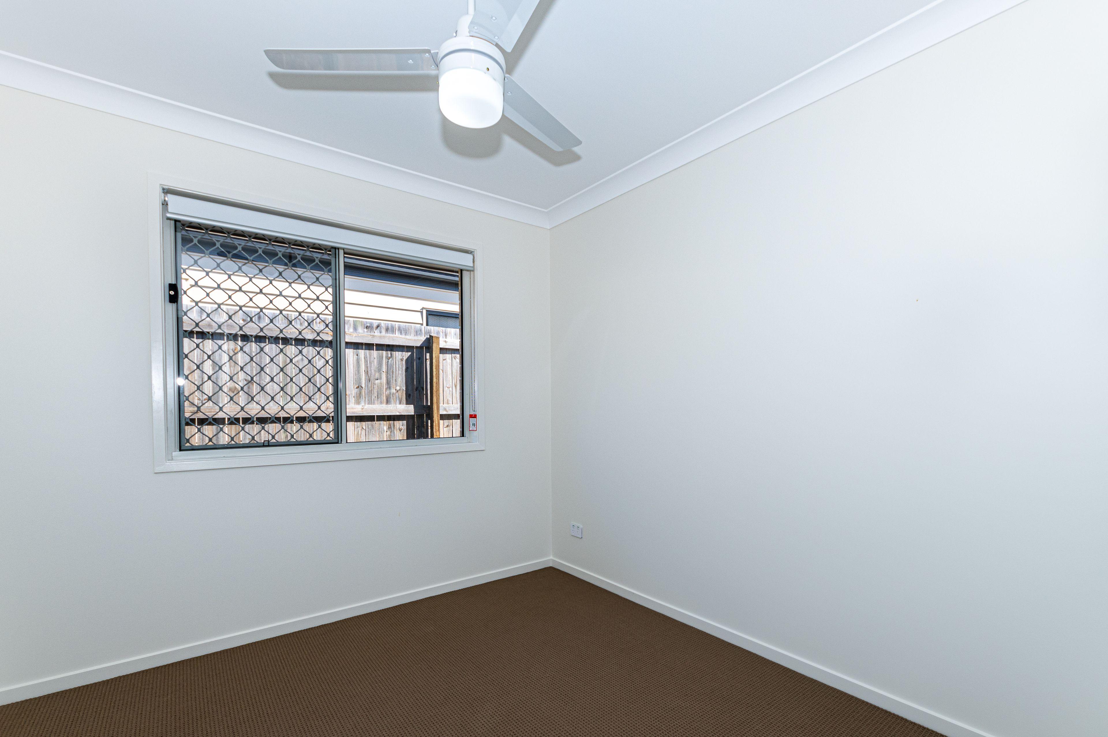 Modern 2 Bedroom Duplex in Park Ridge