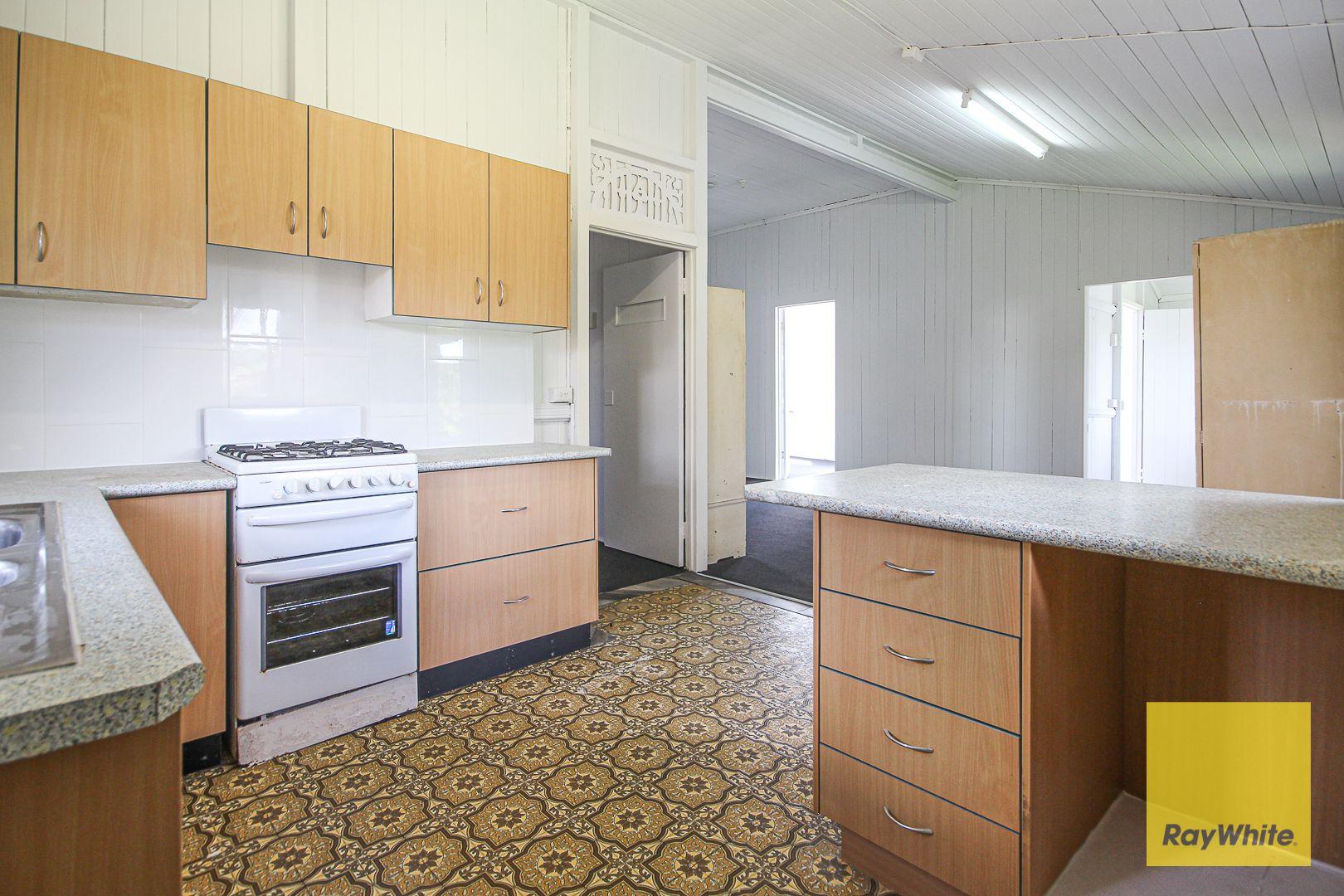 Prop-GPT: House: QLD Holland Park, QLD 4121 Home For Rent