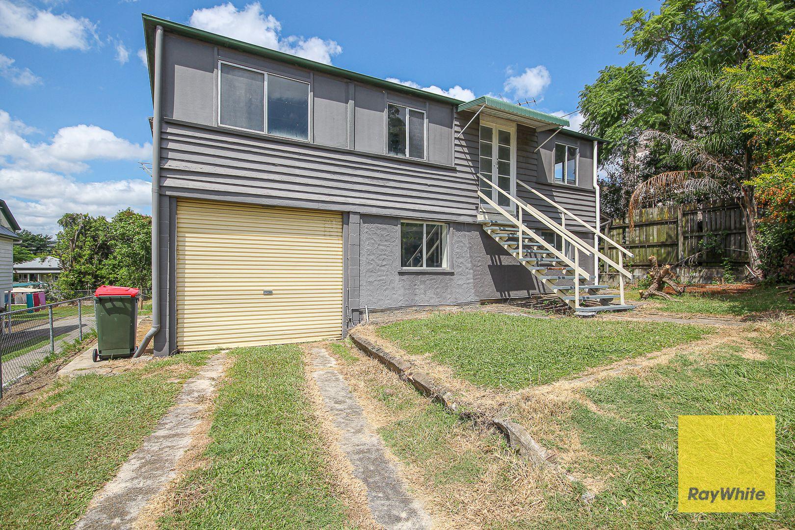 Neat and Tidy 3 Bedroom in Holland Park