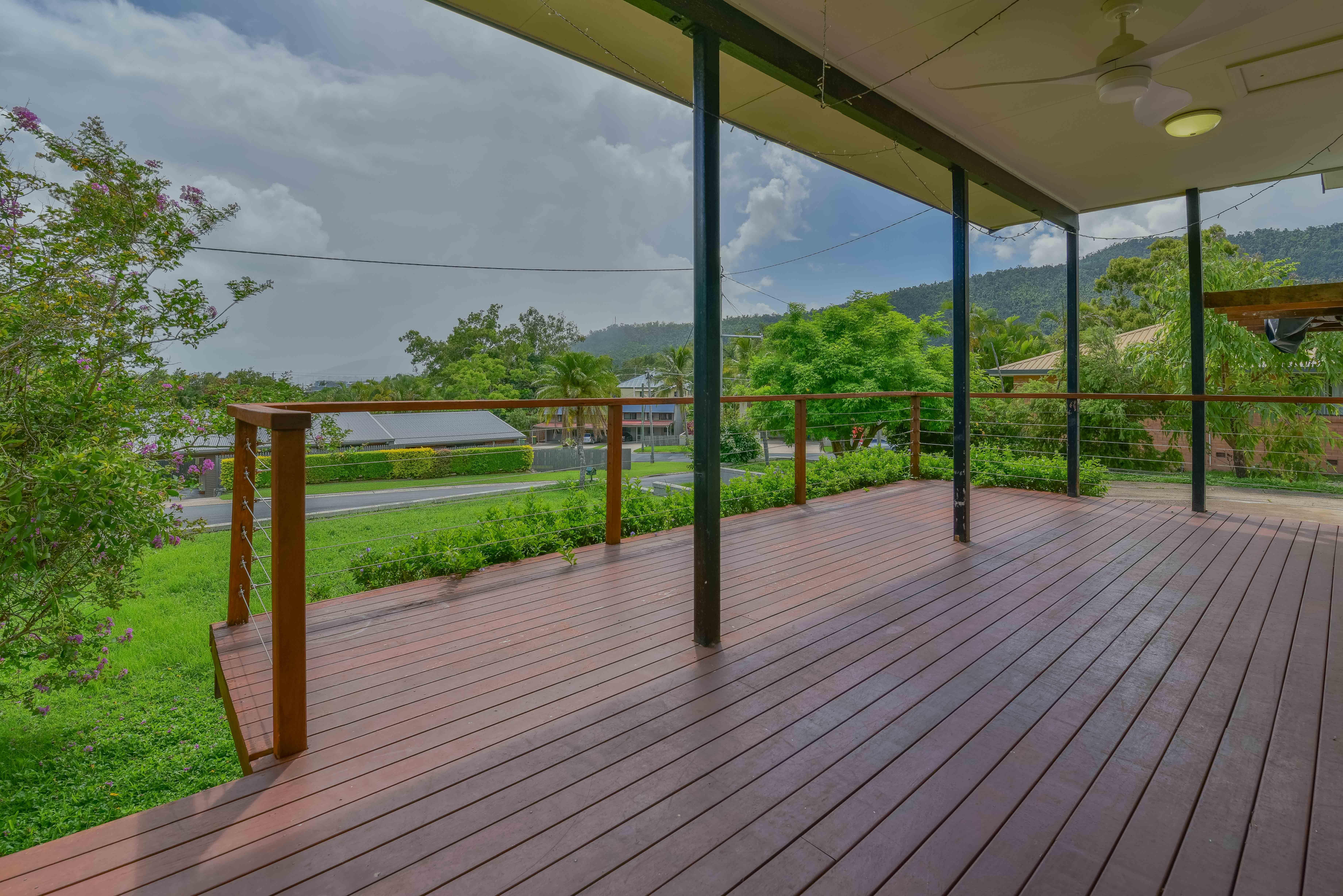 EXCEPTIONAL FAMILY-FRIENDLY WINNER! PLUS PERFECT LOCATION!