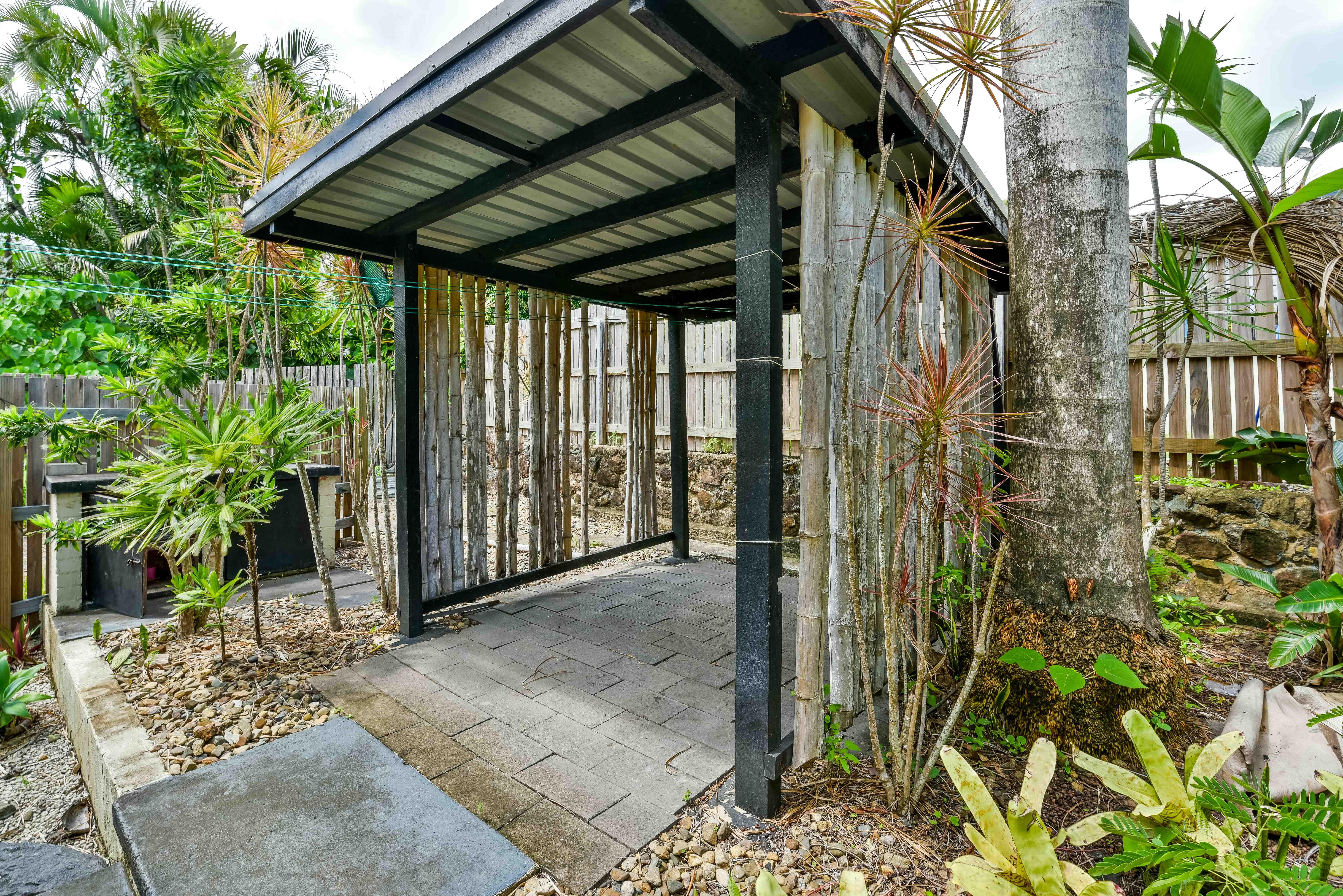 EXCEPTIONAL FAMILY-FRIENDLY WINNER! PLUS PERFECT LOCATION!