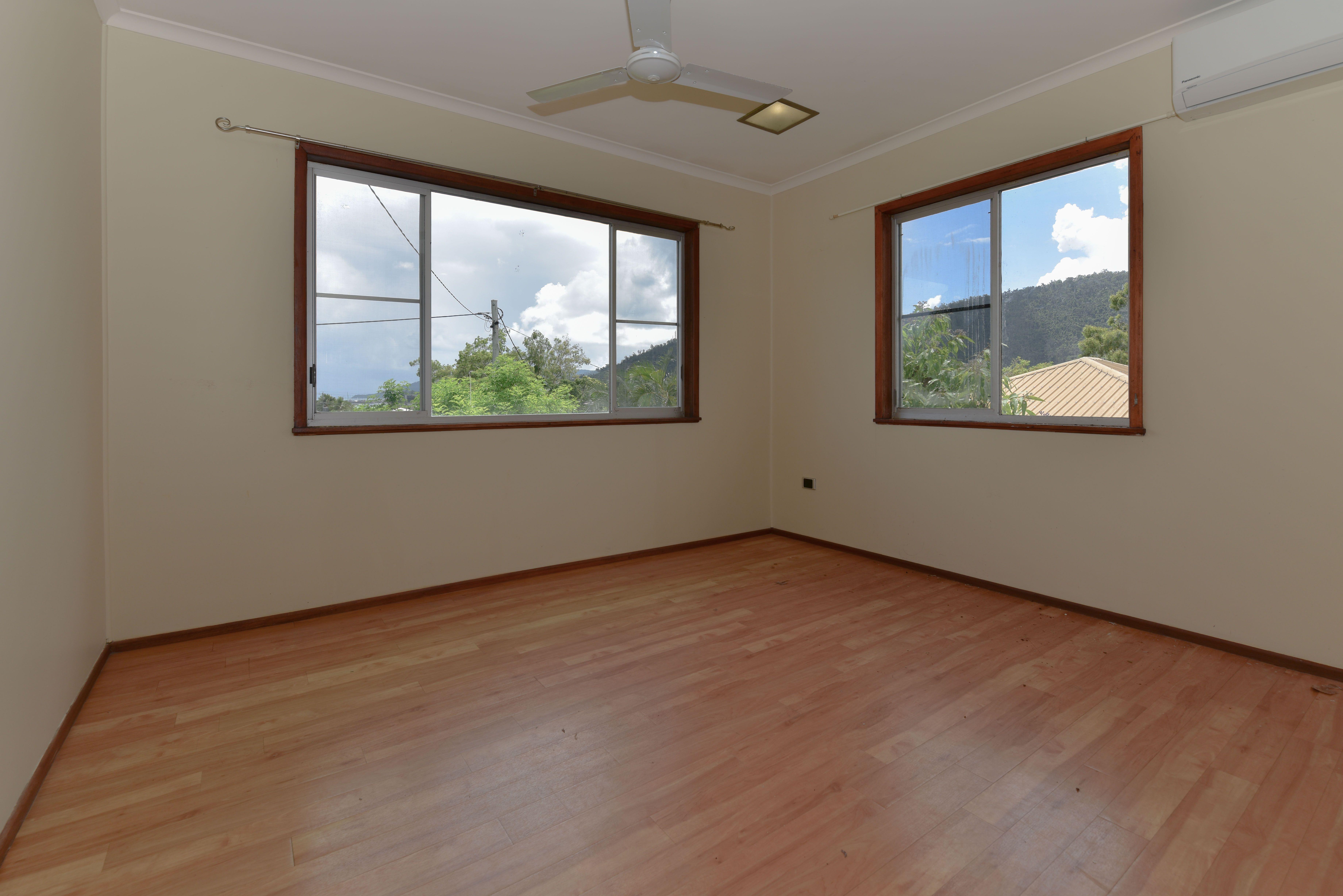 EXCEPTIONAL FAMILY-FRIENDLY WINNER! PLUS PERFECT LOCATION!