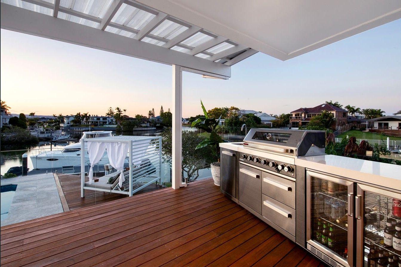 An Unforgettable Statement of Sophisticated Style!