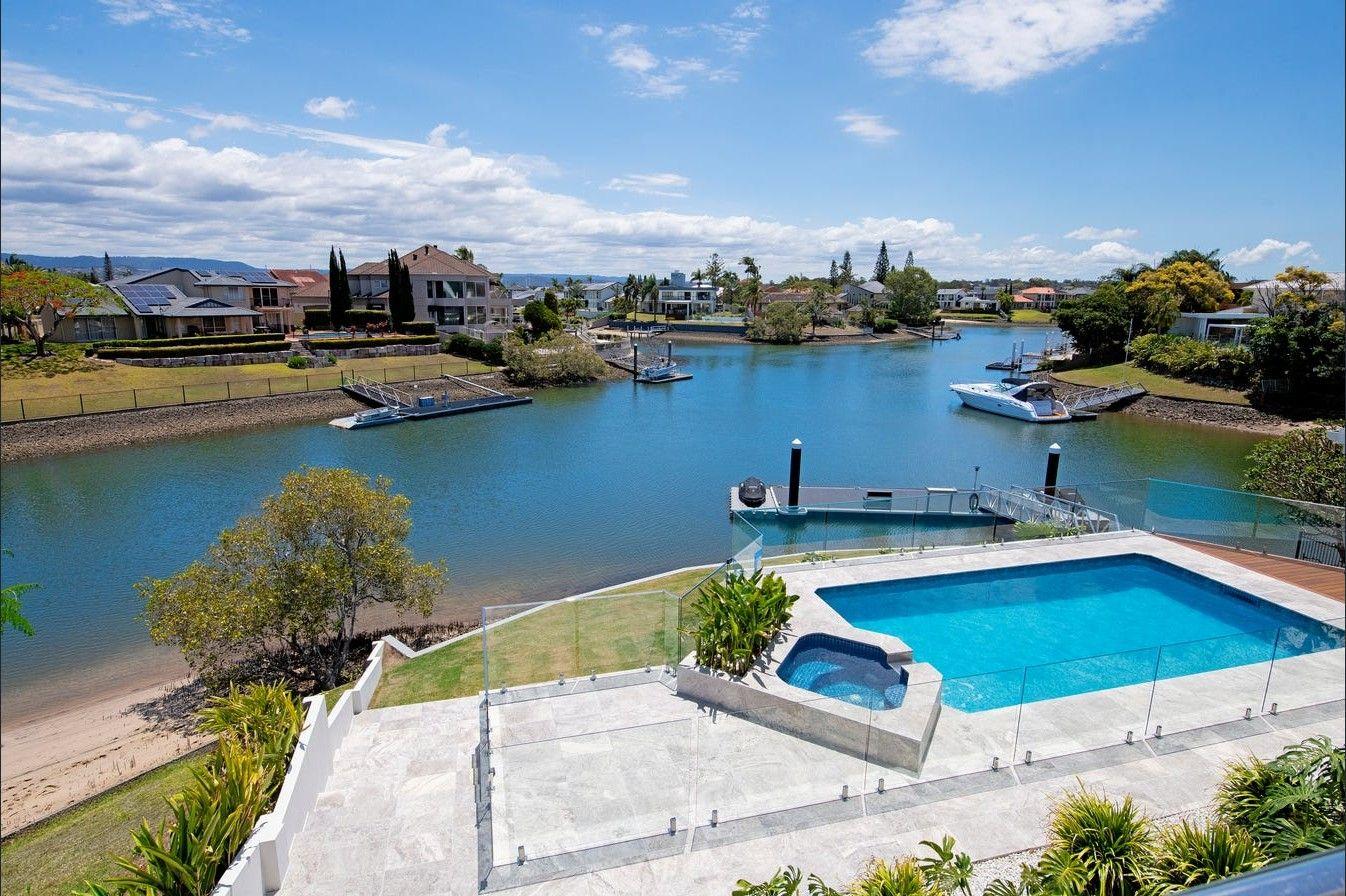 An Unforgettable Statement of Sophisticated Style!