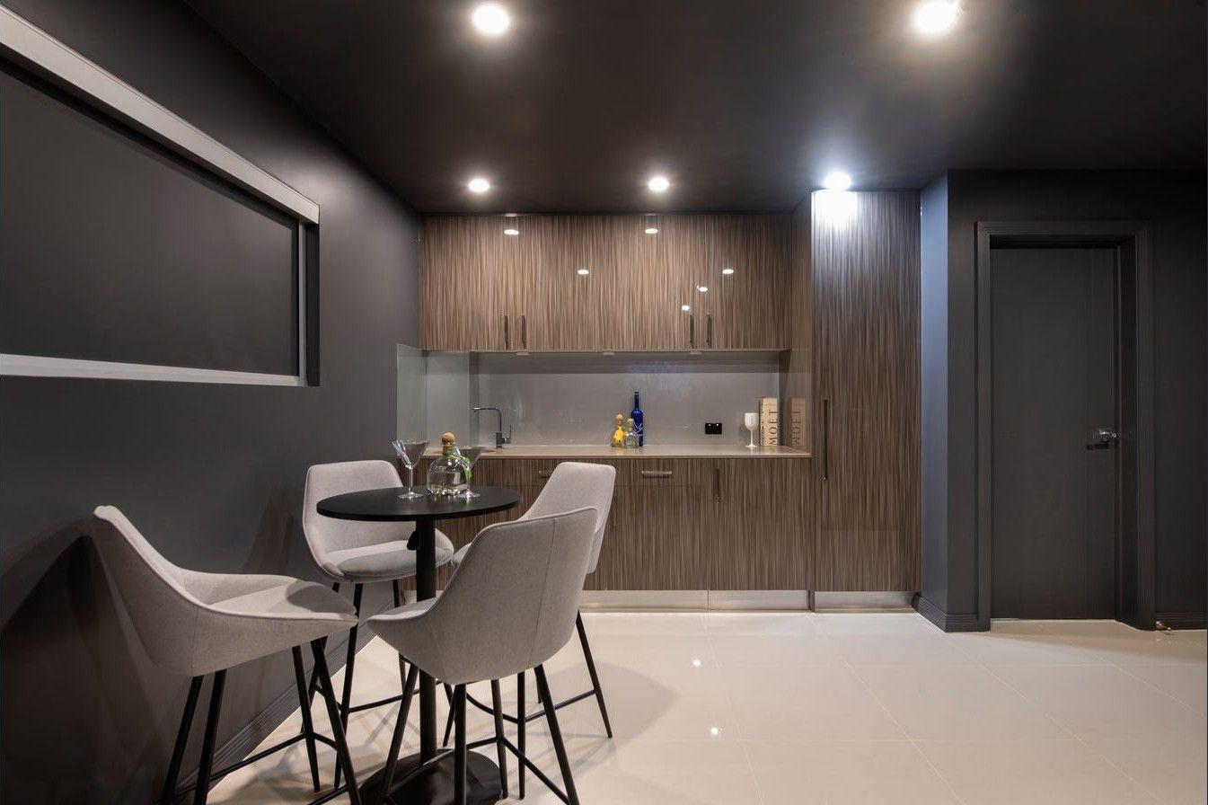 An Unforgettable Statement of Sophisticated Style!