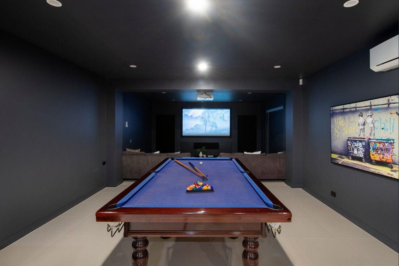 An Unforgettable Statement of Sophisticated Style!