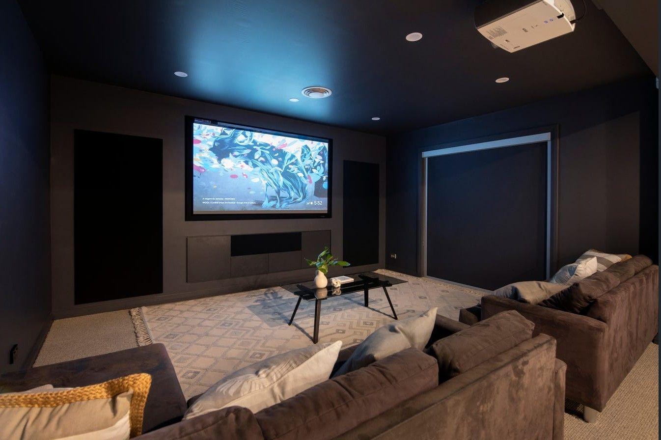 An Unforgettable Statement of Sophisticated Style!