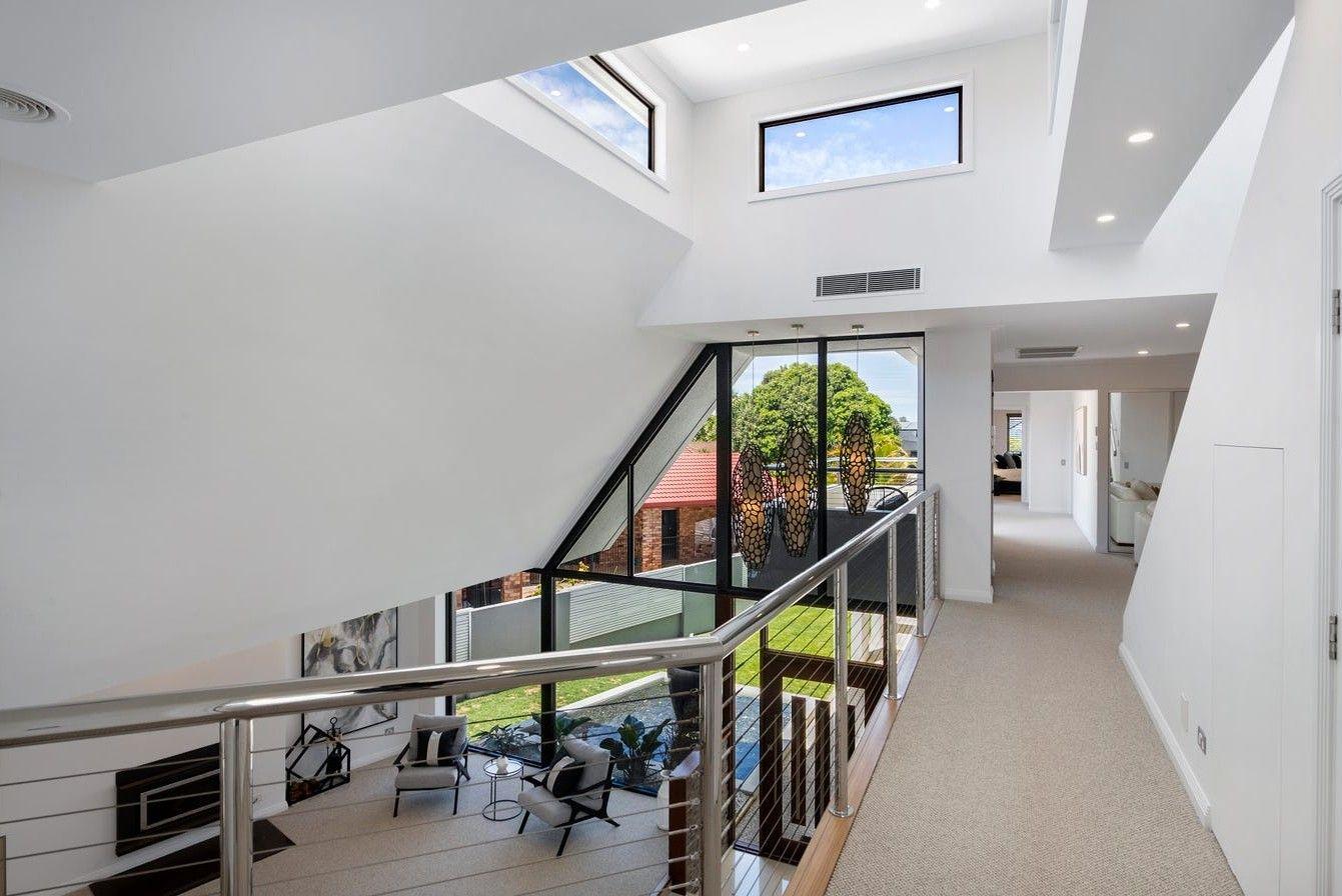 An Unforgettable Statement of Sophisticated Style!