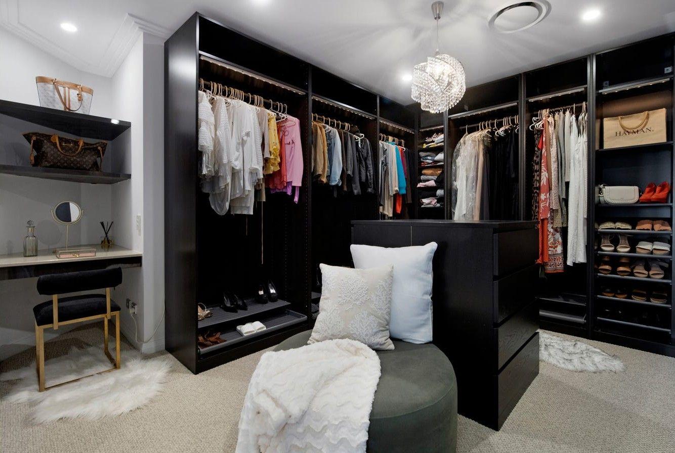 An Unforgettable Statement of Sophisticated Style!