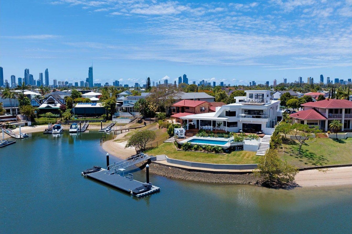 An Unforgettable Statement of Sophisticated Style!