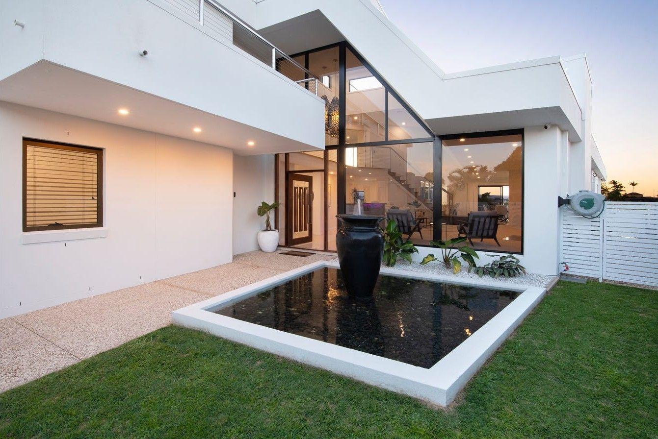 An Unforgettable Statement of Sophisticated Style!