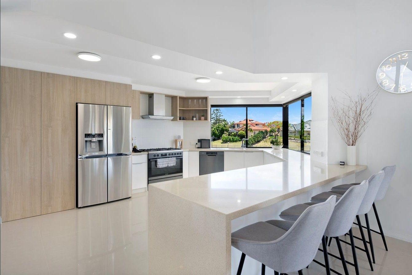 An Unforgettable Statement of Sophisticated Style!