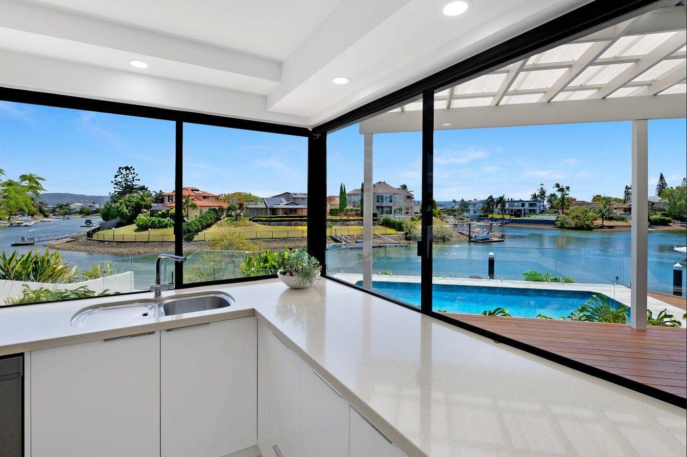 An Unforgettable Statement of Sophisticated Style!