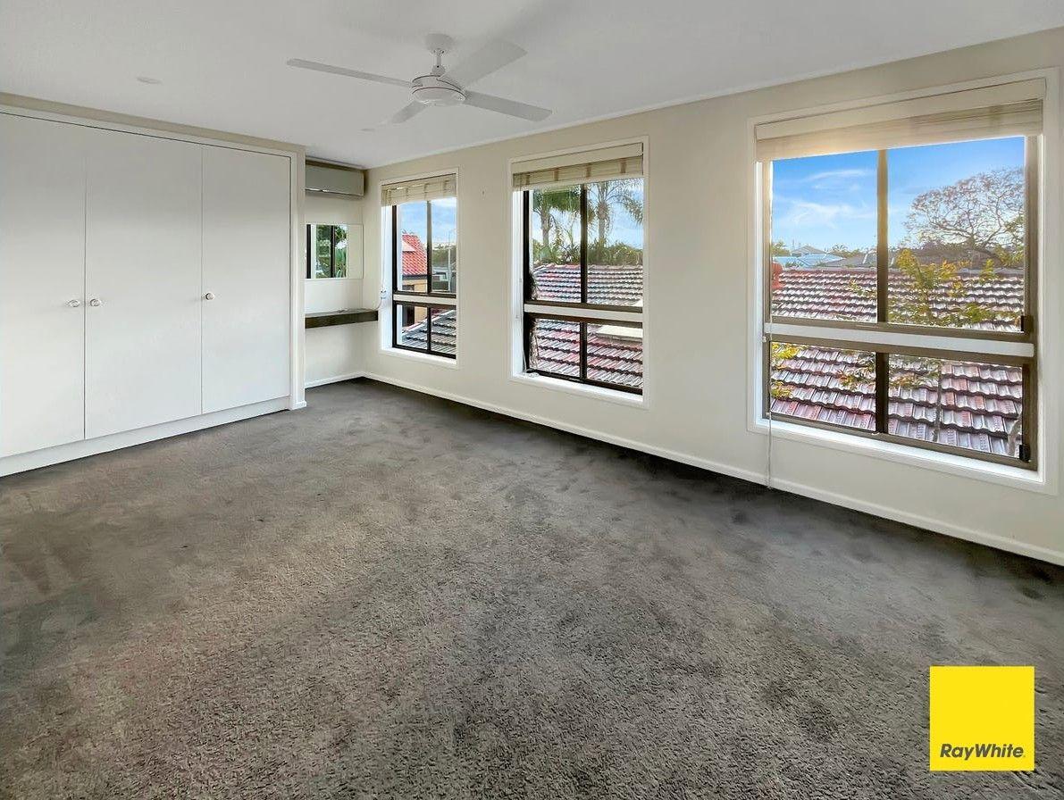 Stunning Family Home in Bundall