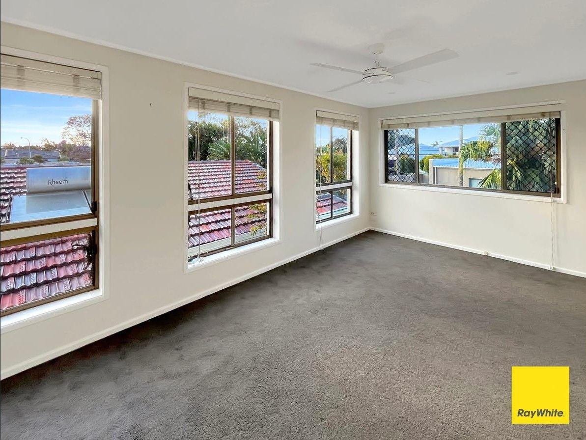 Stunning Family Home in Bundall