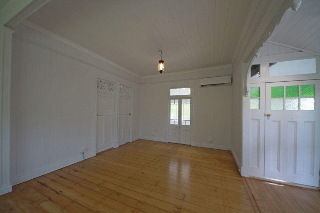 CHARMING QUEENSLANDER IN IDEAL LOCATION