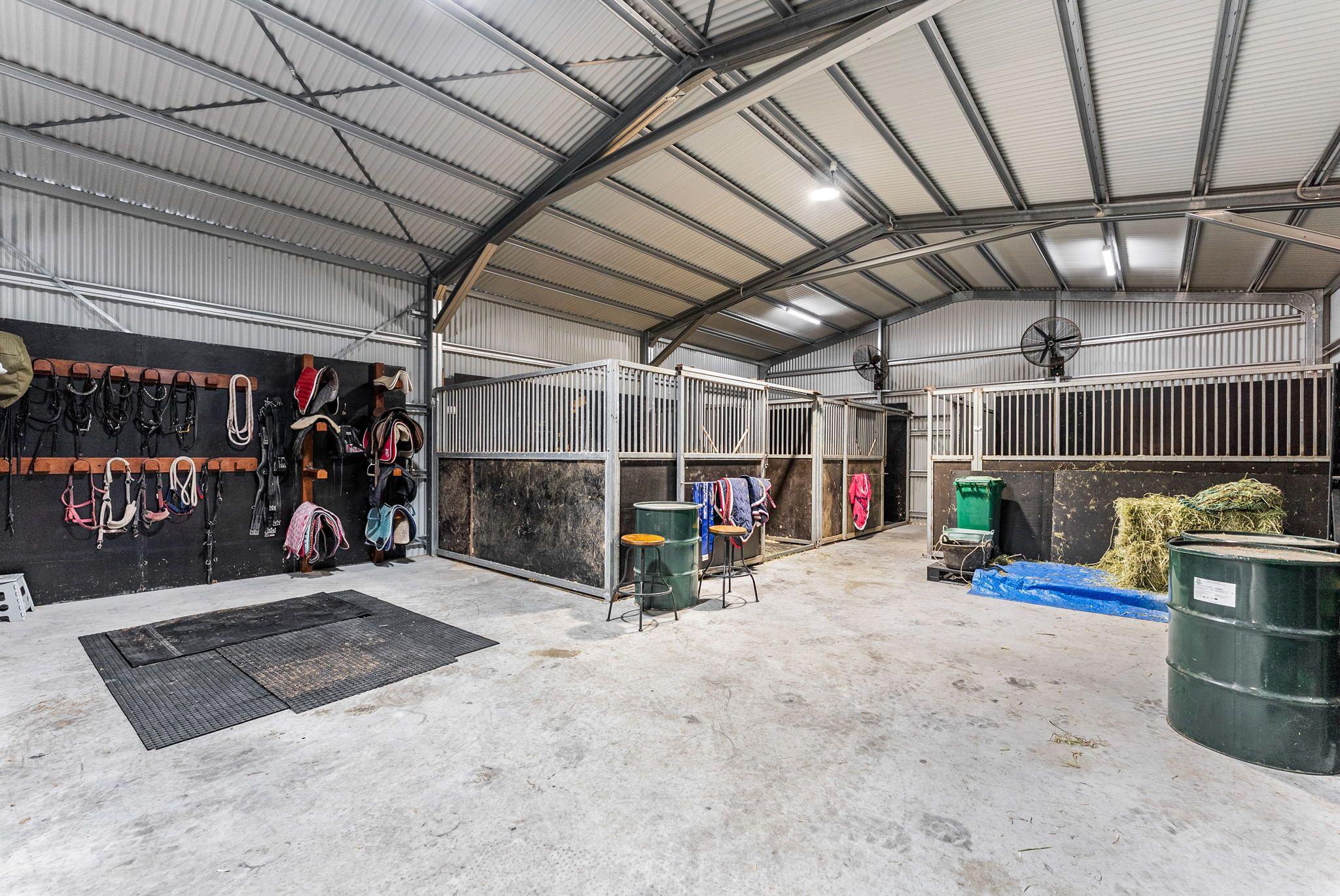 Equestrian Lifestyle Retreat on 13 Acres - The Ultimate Country Escape in Hatton Vale