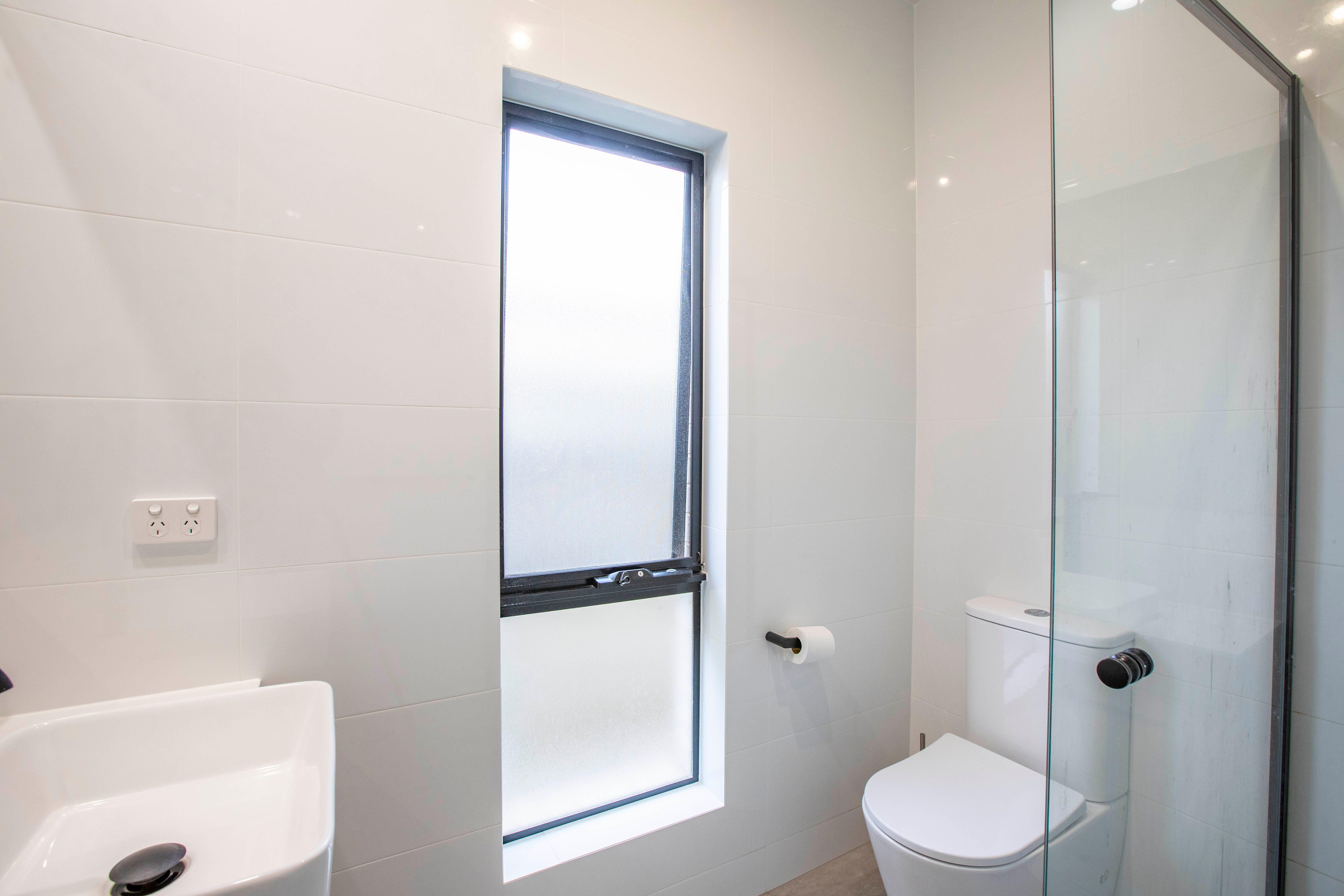 Family Home in Popular Henley High Zone!