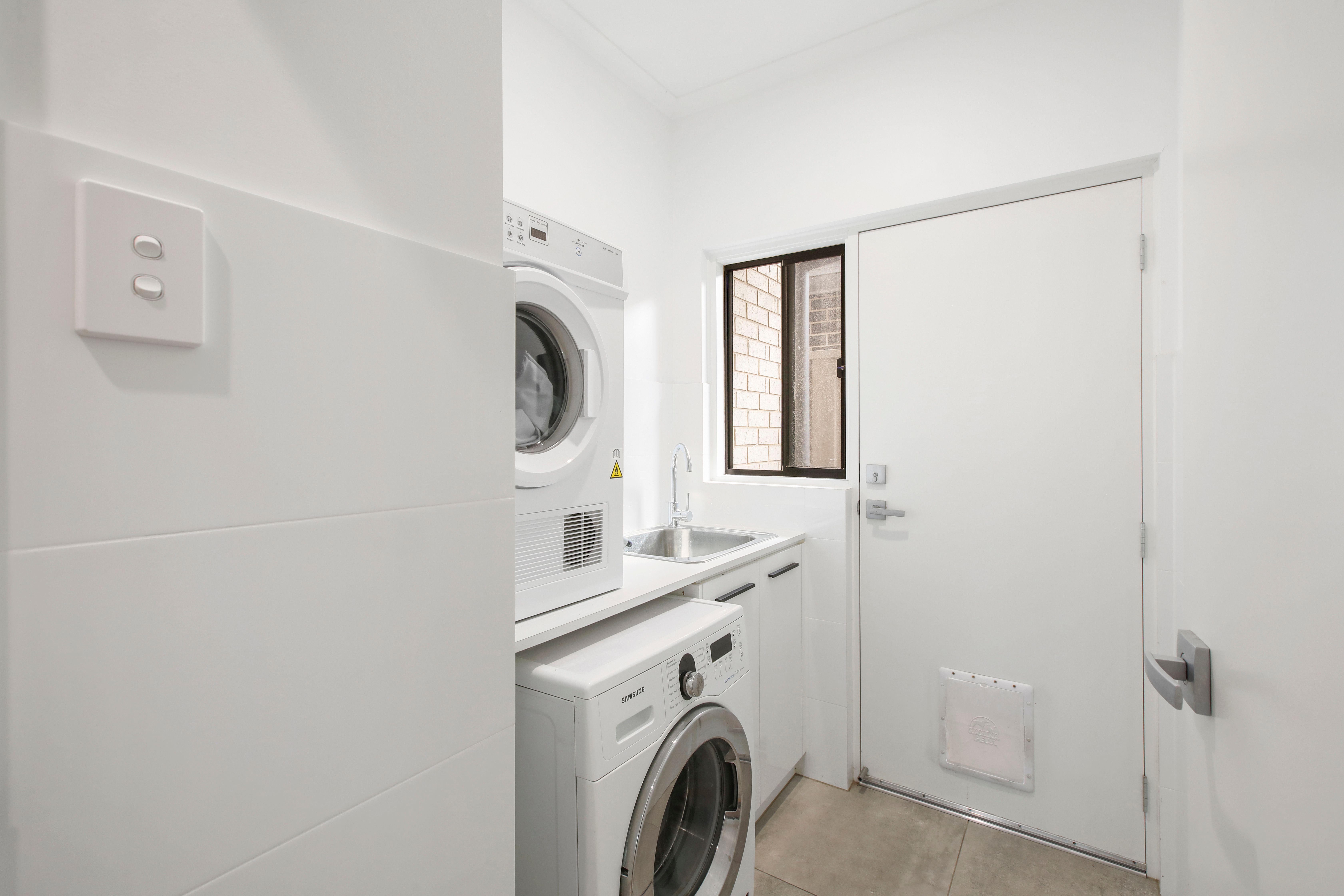 Family Home in Popular Henley High Zone!