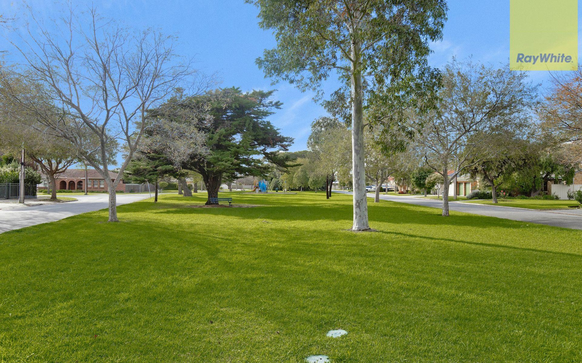 Family Home in Popular Henley High Zone!